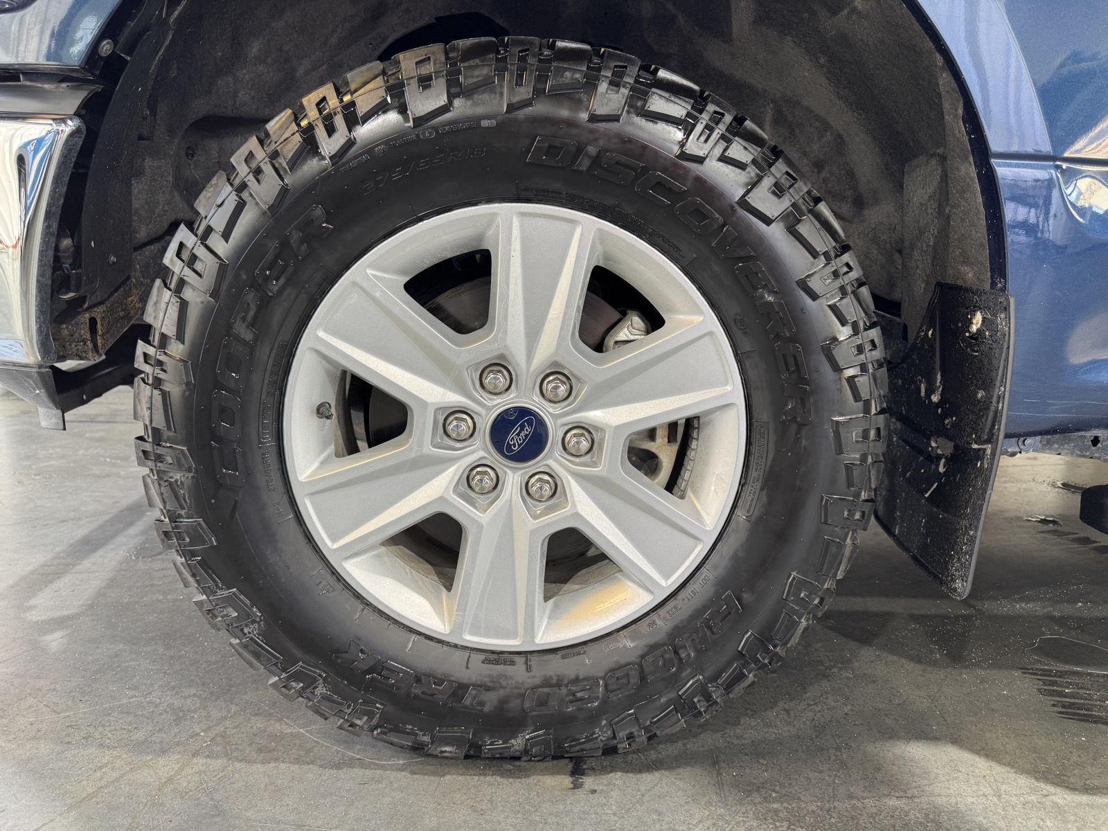 Vehicle photo 10