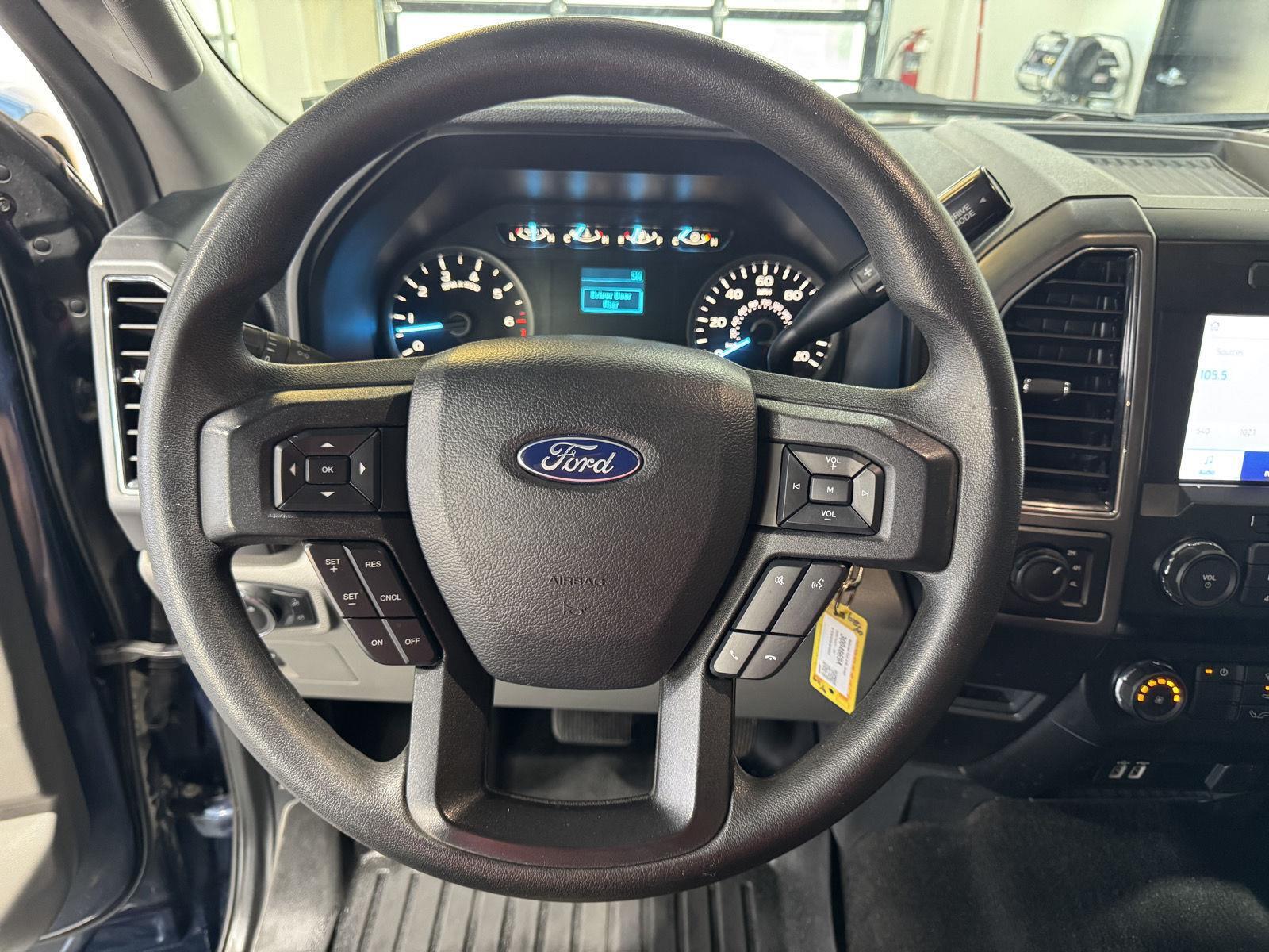 Vehicle photo 12