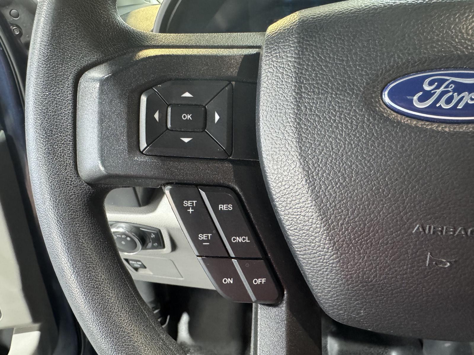 Vehicle photo 14