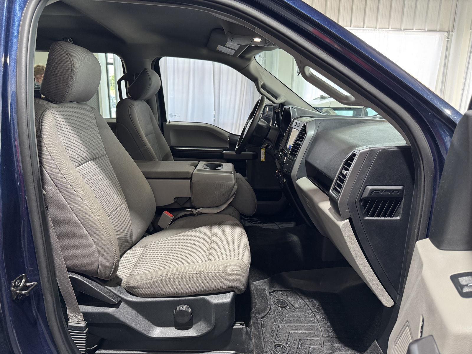 Vehicle photo 20