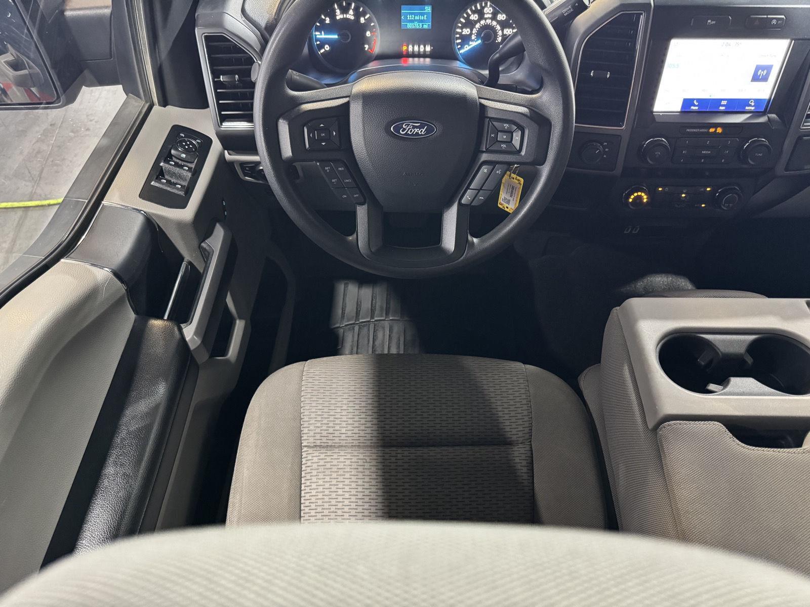 Vehicle photo 21