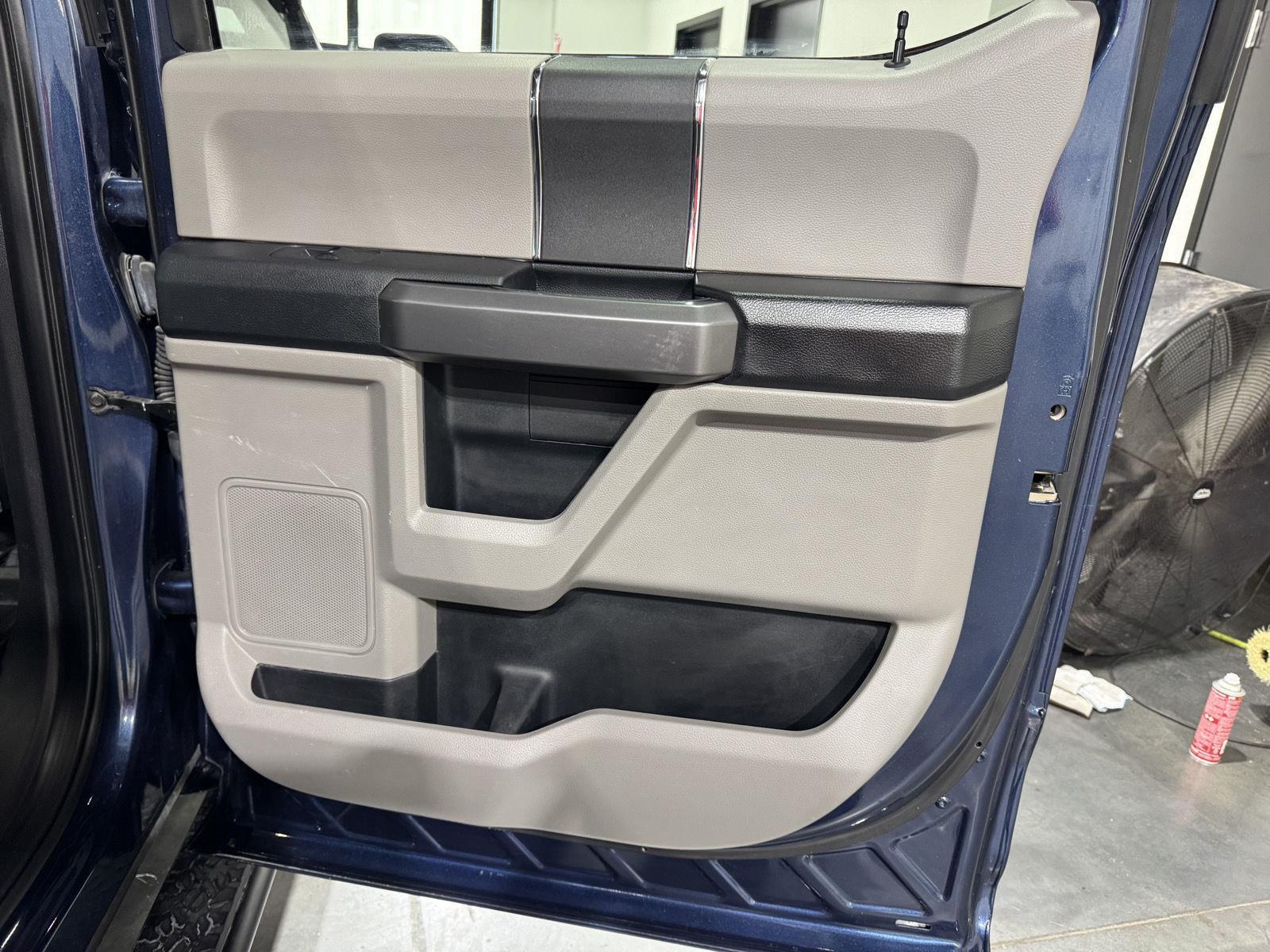 Vehicle photo 24