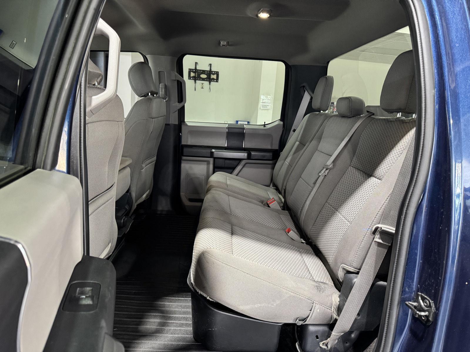 Vehicle photo 26