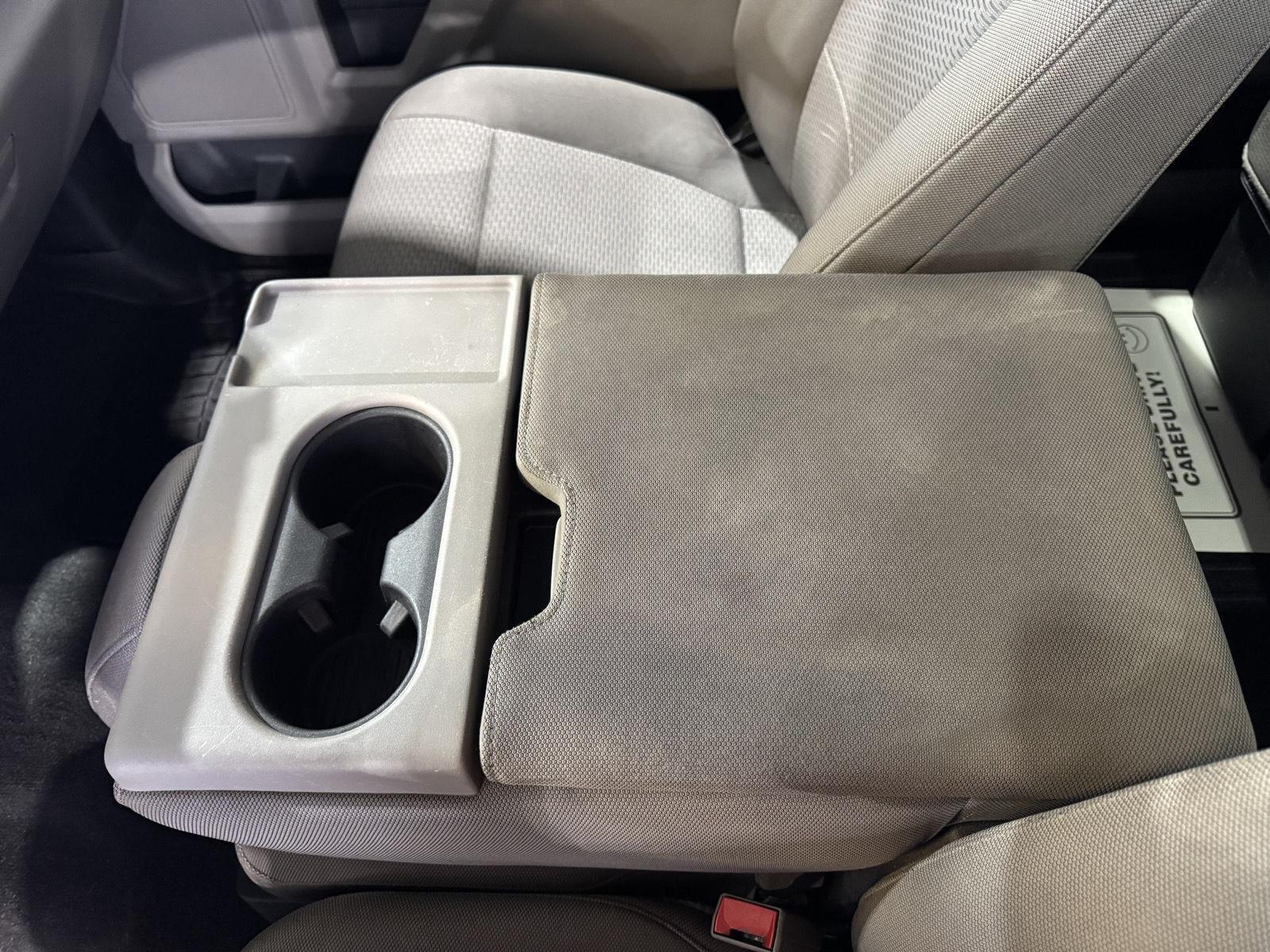 Vehicle photo 29