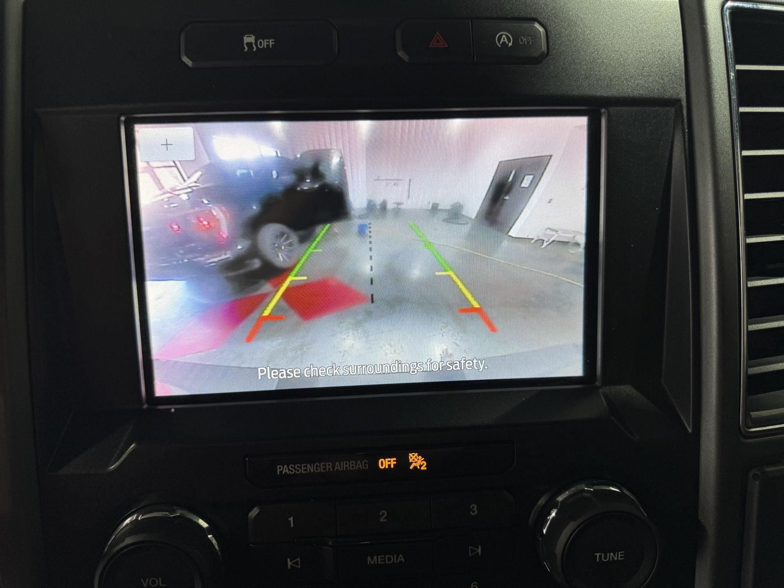 Vehicle photo 32