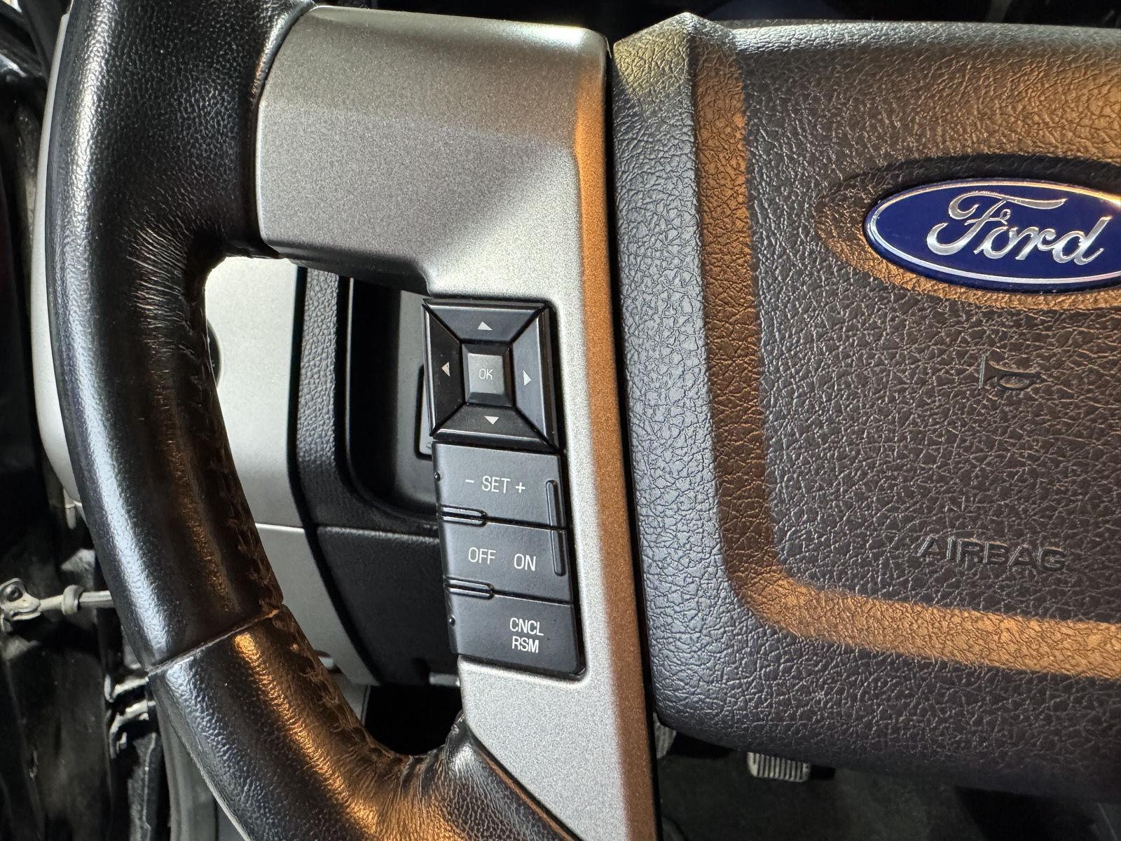 Vehicle photo 14