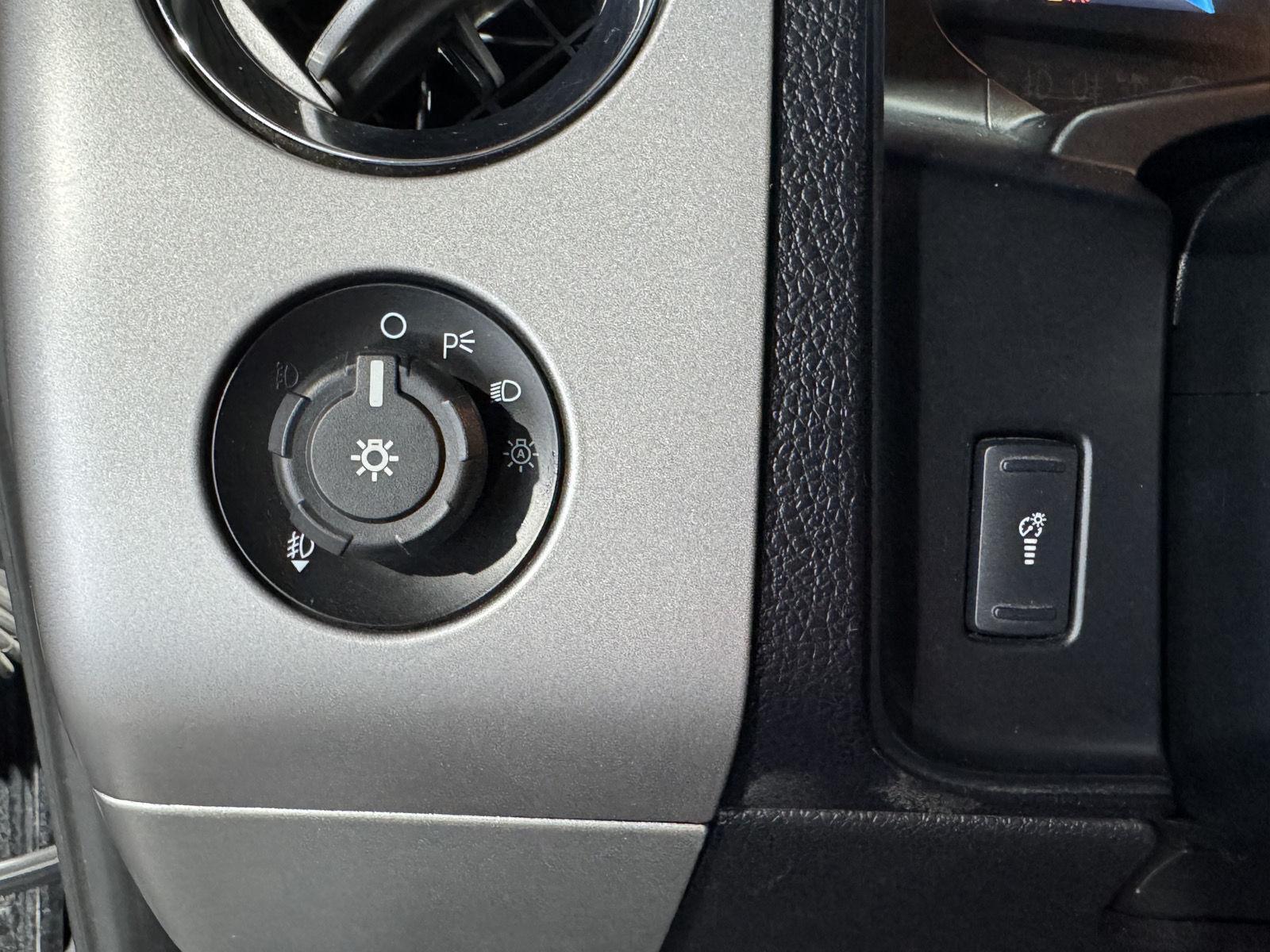 Vehicle photo 16