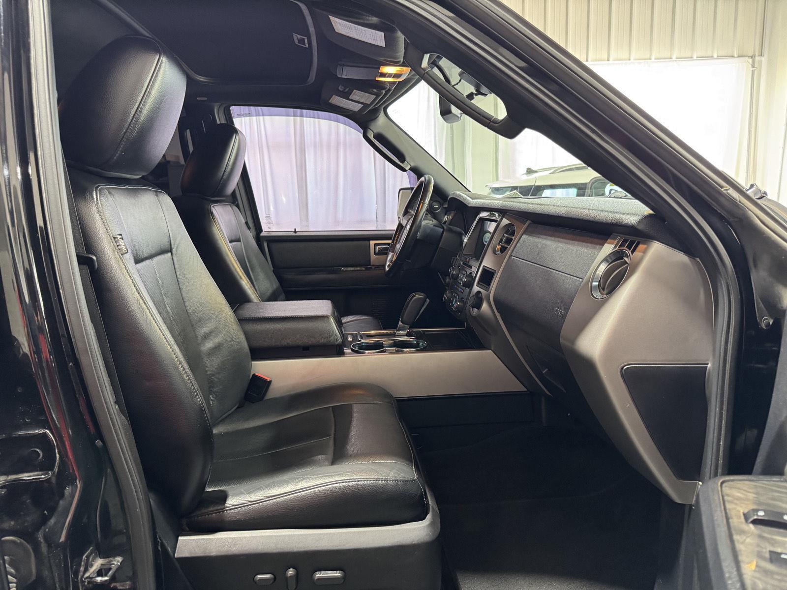 Vehicle photo 21