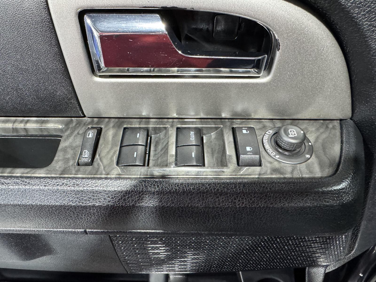 Vehicle photo 31