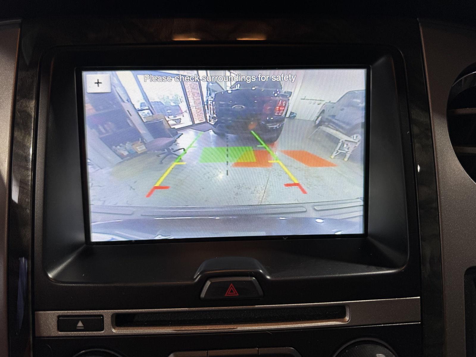 Vehicle photo 33