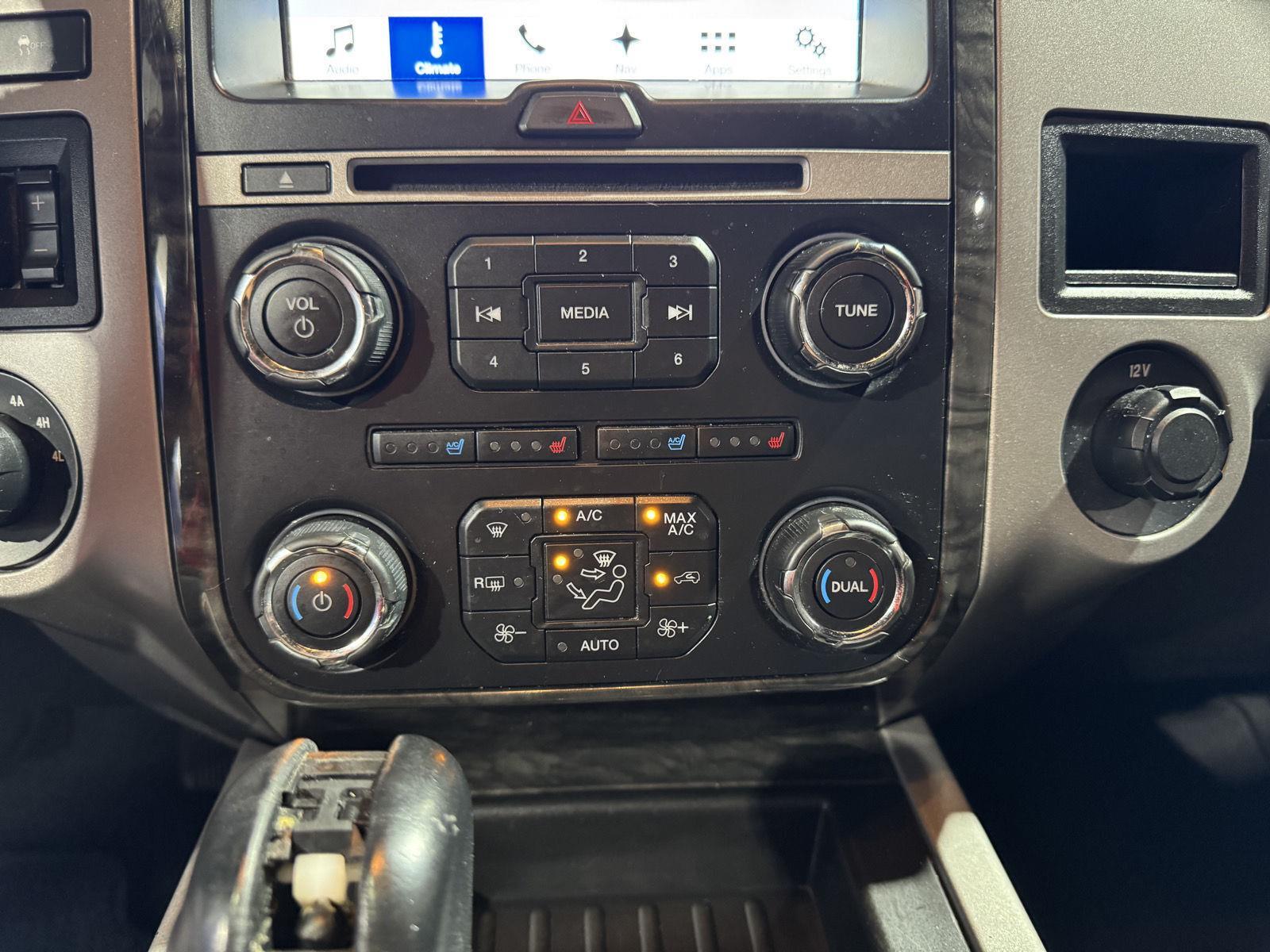 Vehicle photo 34