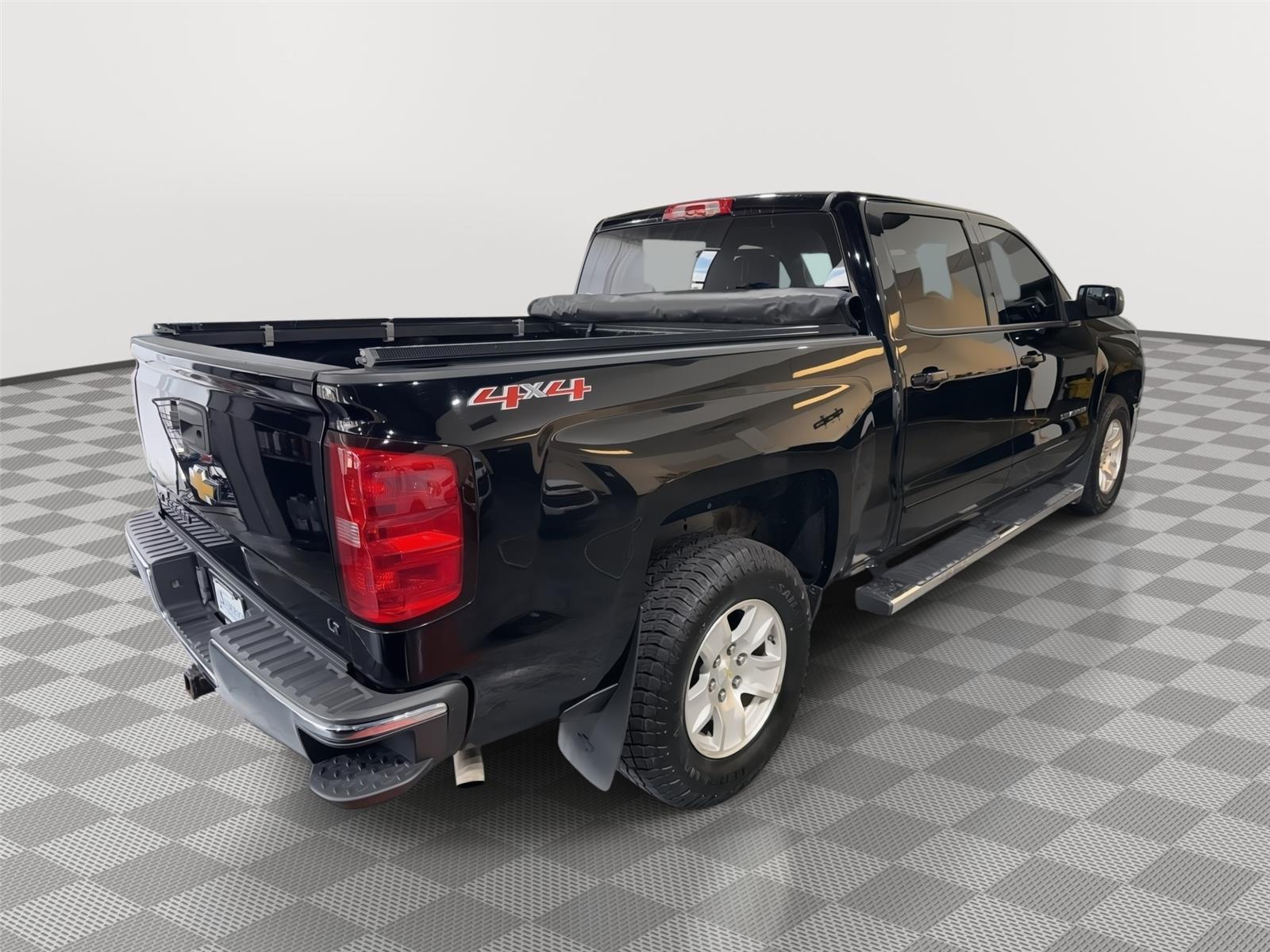Vehicle photo 7