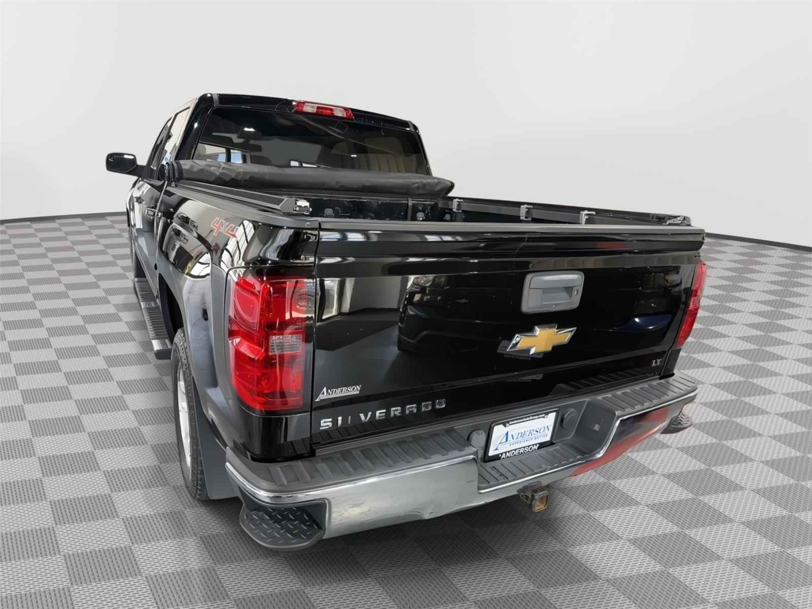 Vehicle photo 9