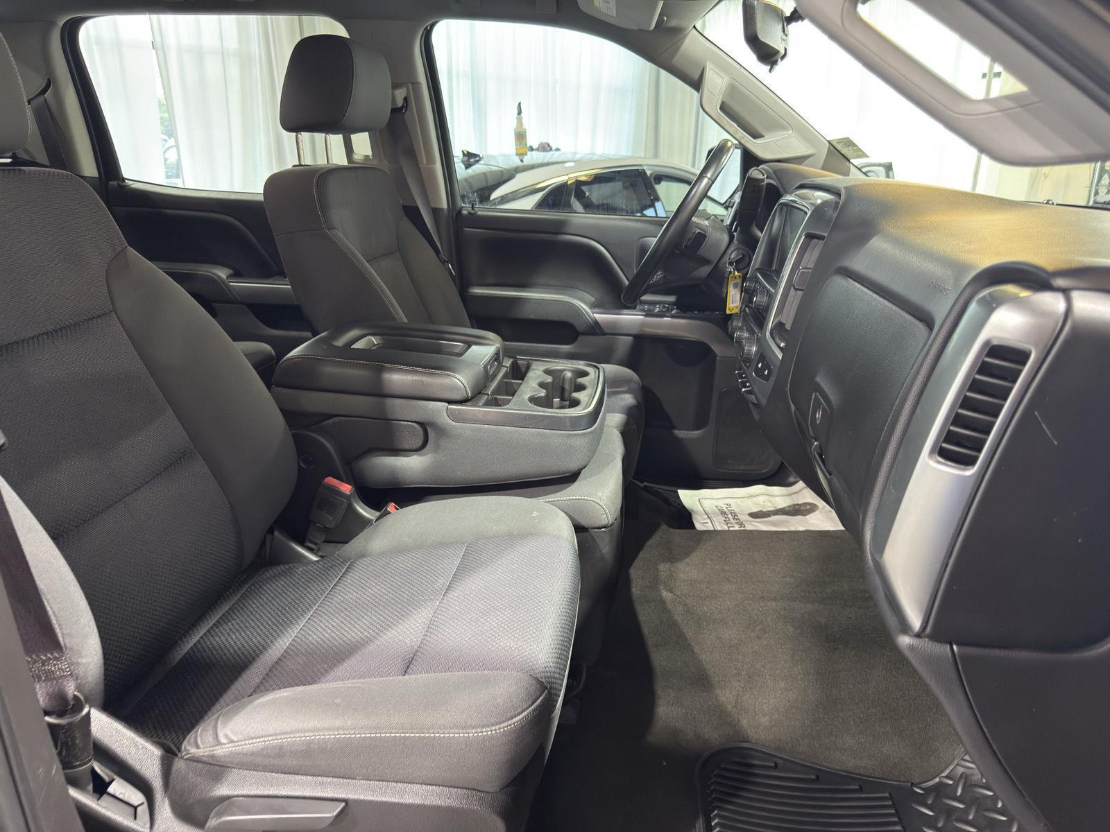 Vehicle photo 27