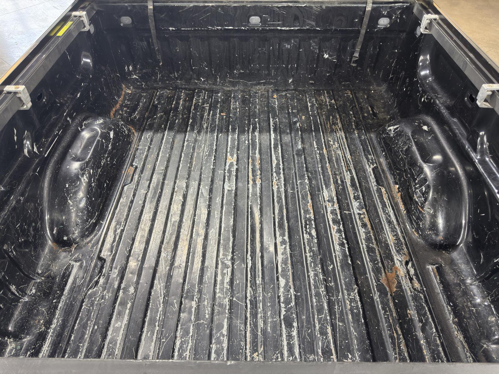 Vehicle photo 35