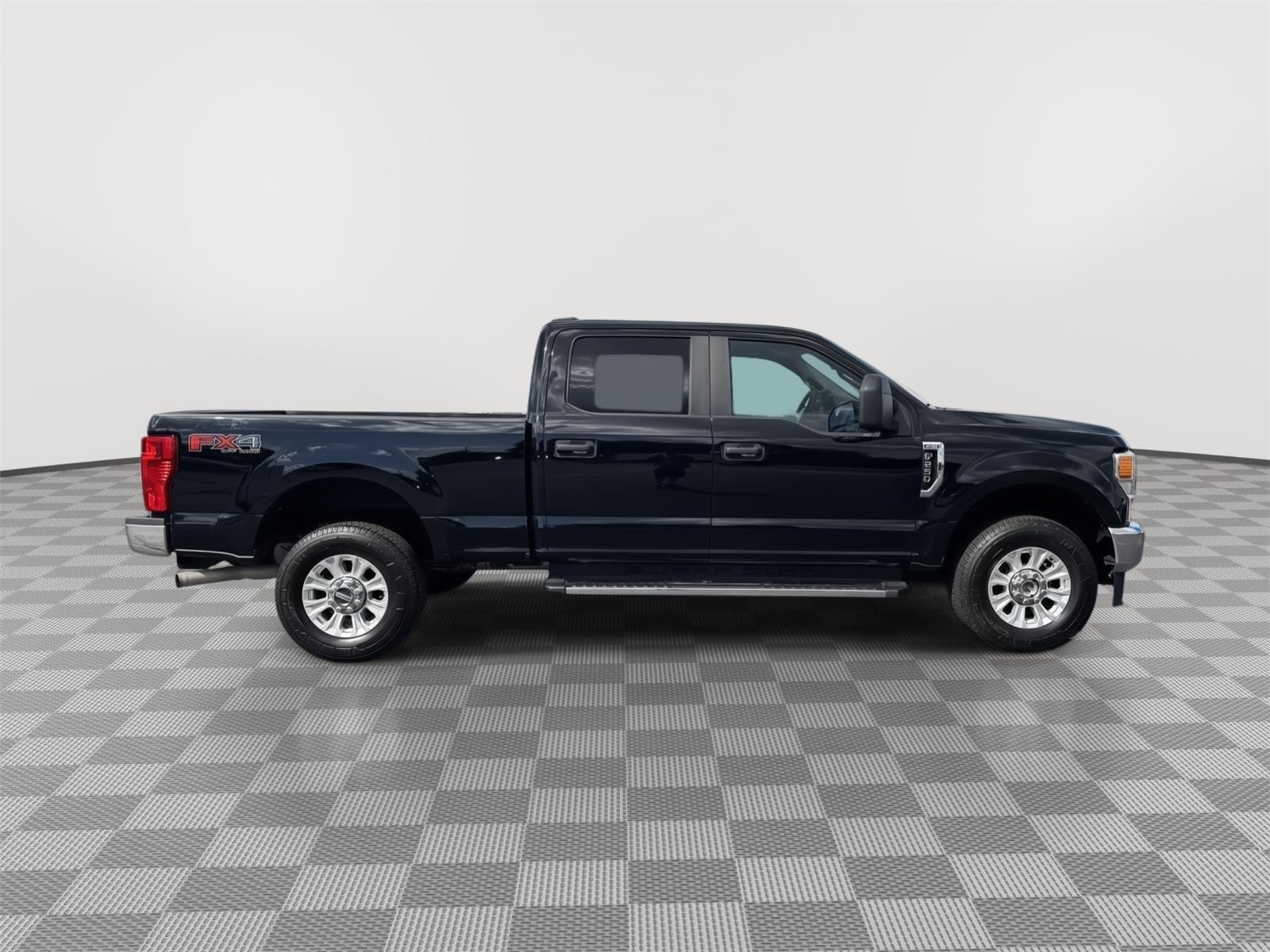 Vehicle photo 6