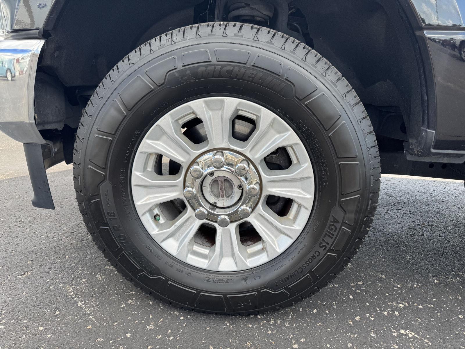 Vehicle photo 10