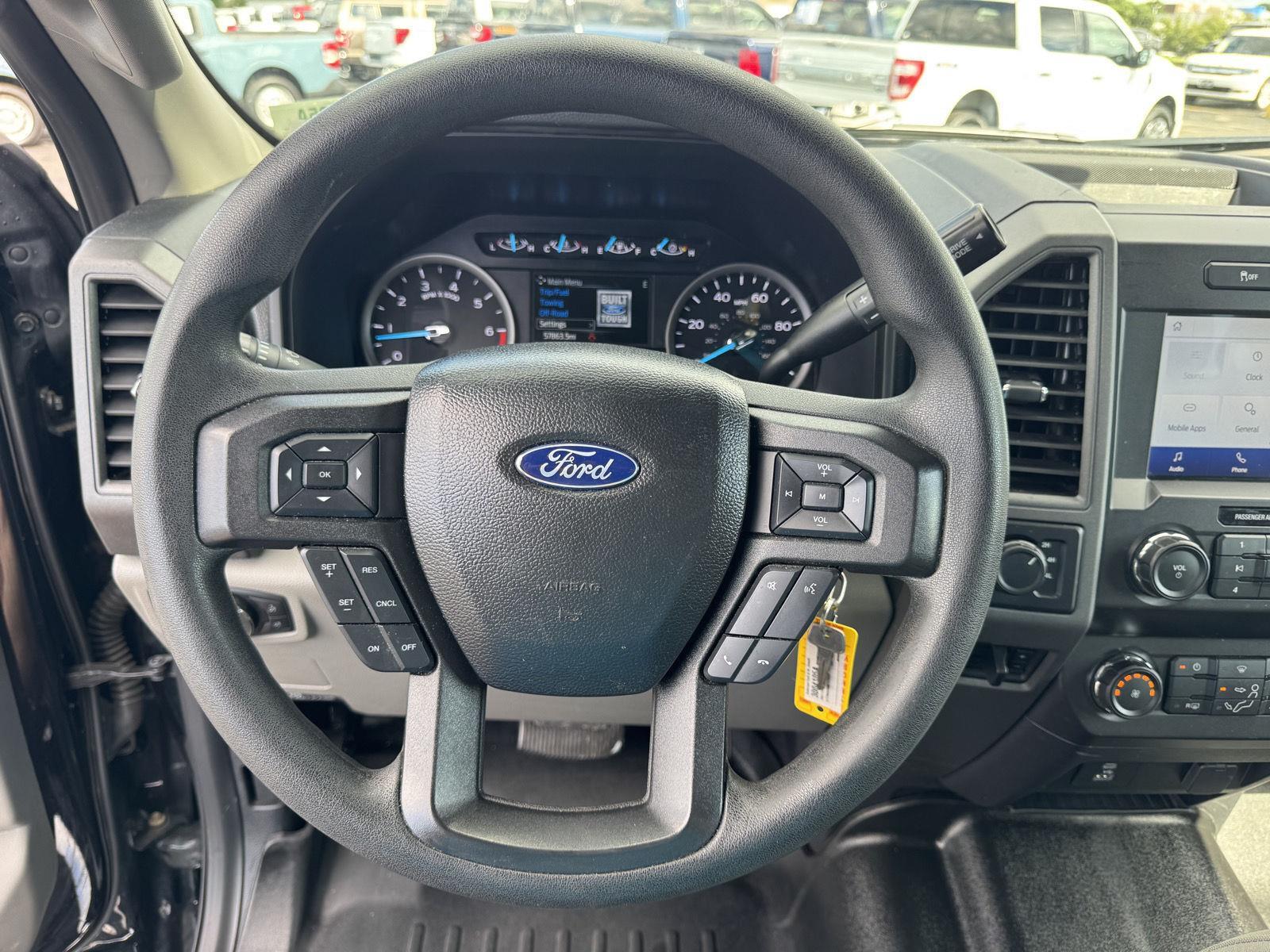 Vehicle photo 12