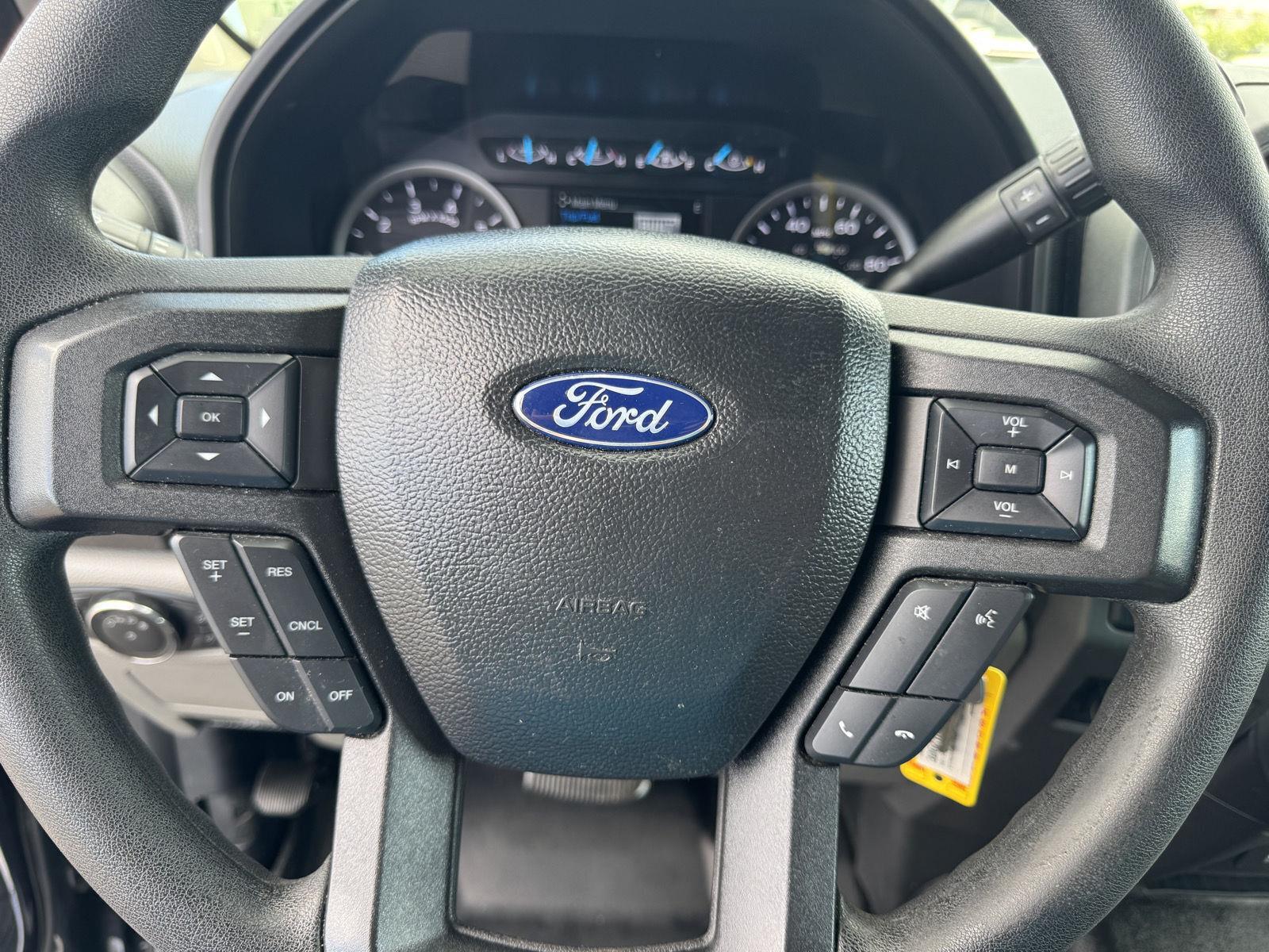 Vehicle photo 13