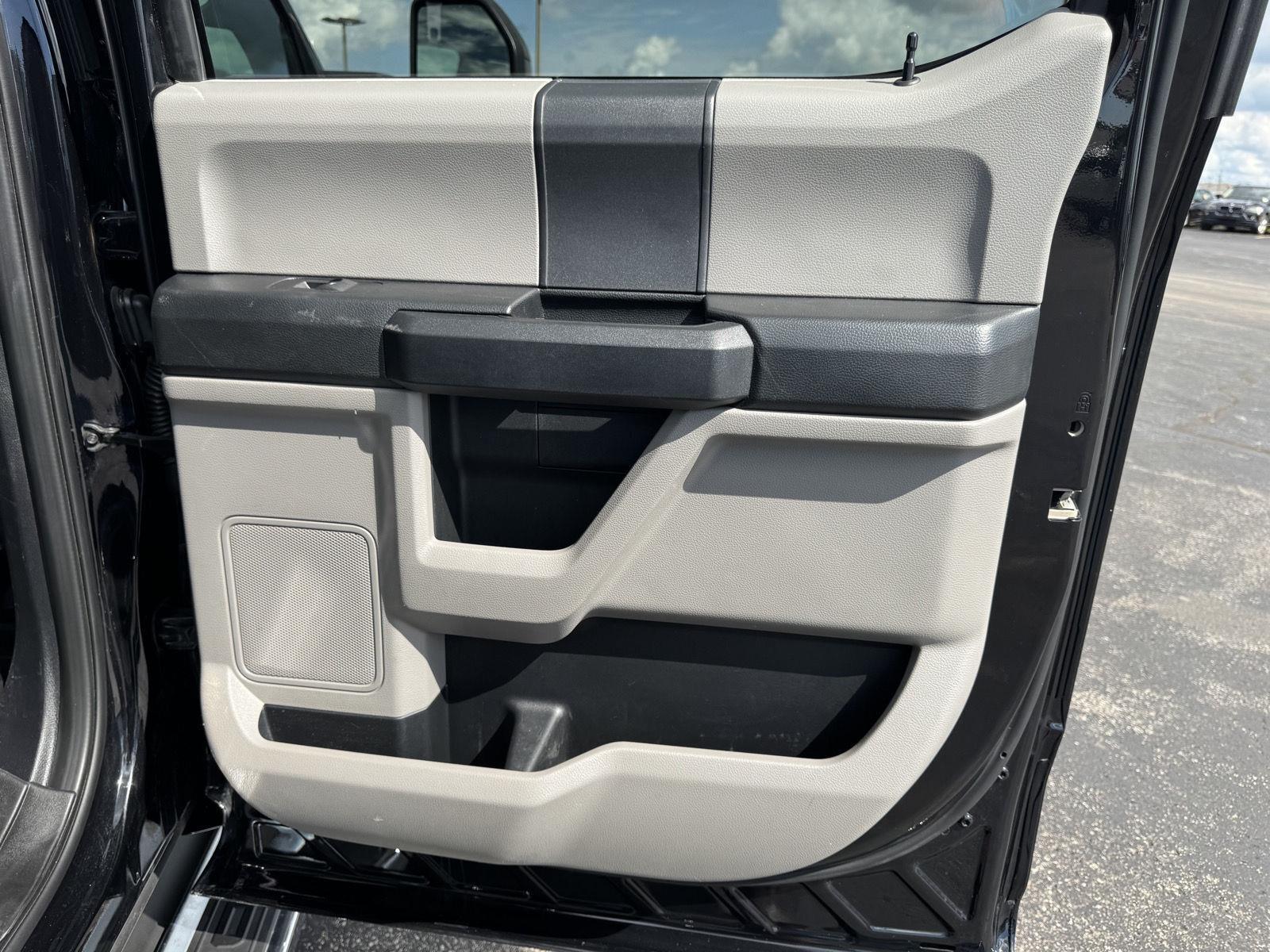Vehicle photo 22