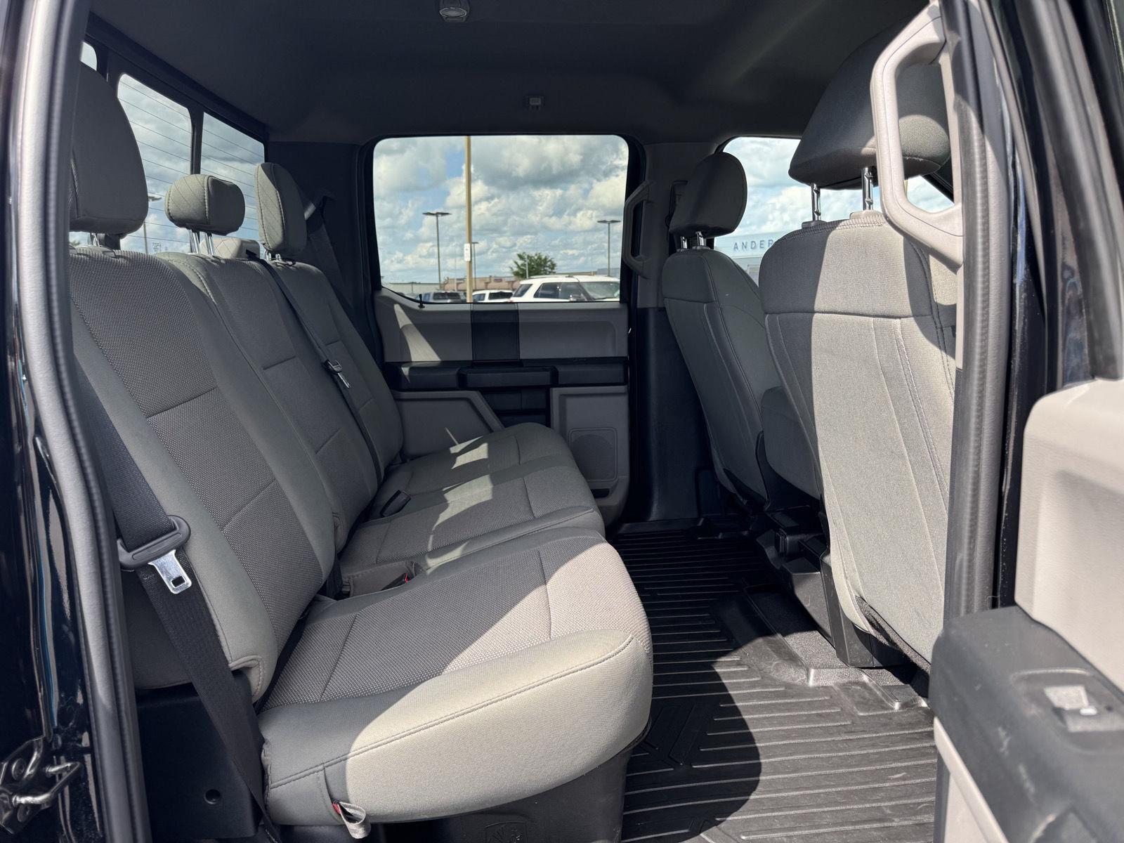 Vehicle photo 23