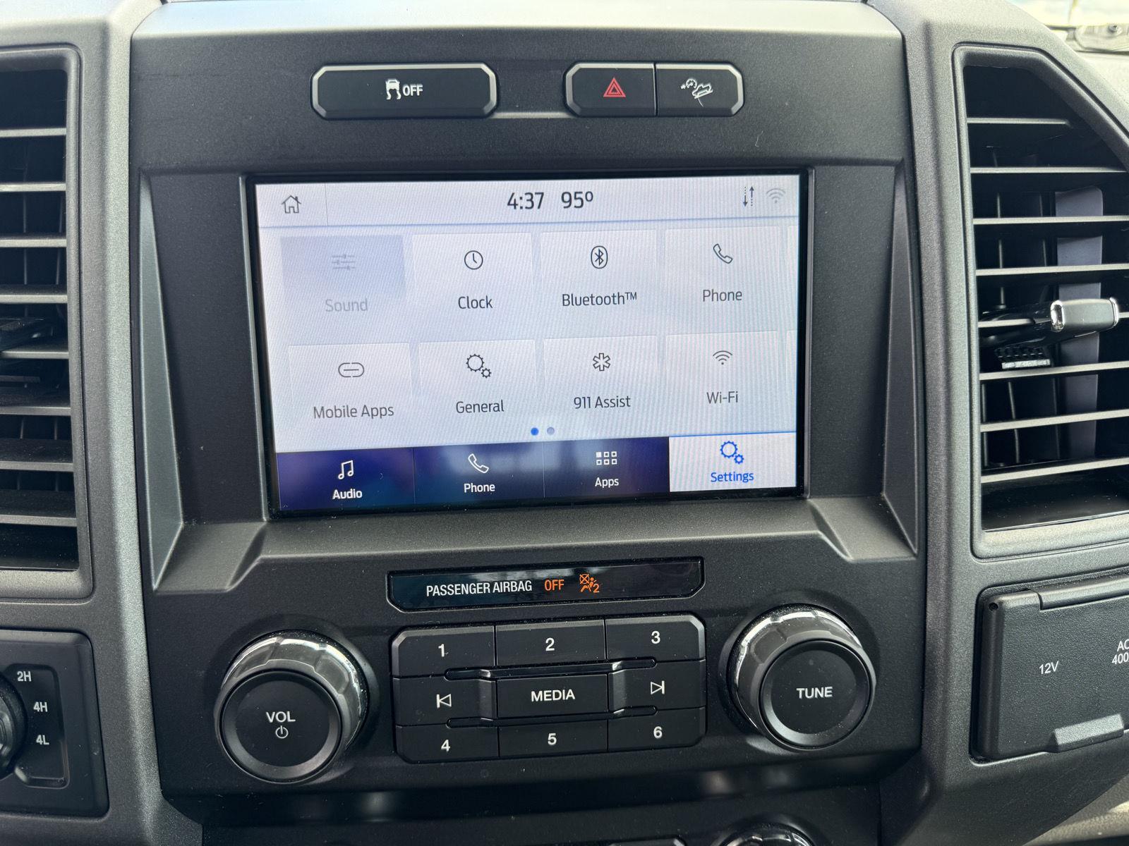 Vehicle photo 26