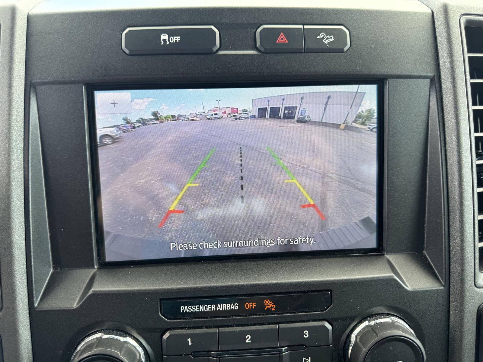 Vehicle photo 28