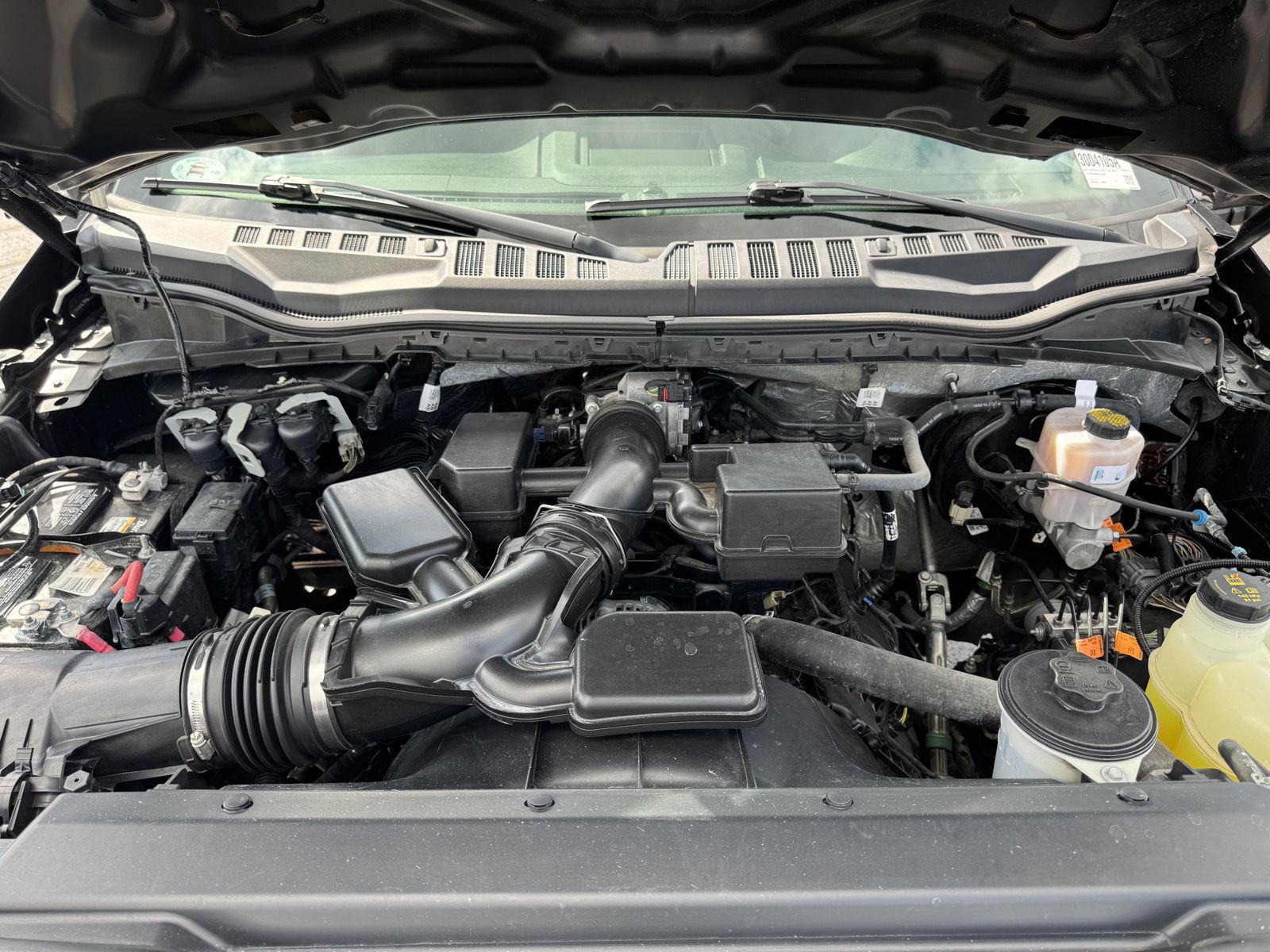 Vehicle photo 33