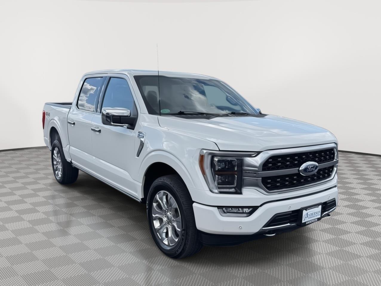 Vehicle photo 5