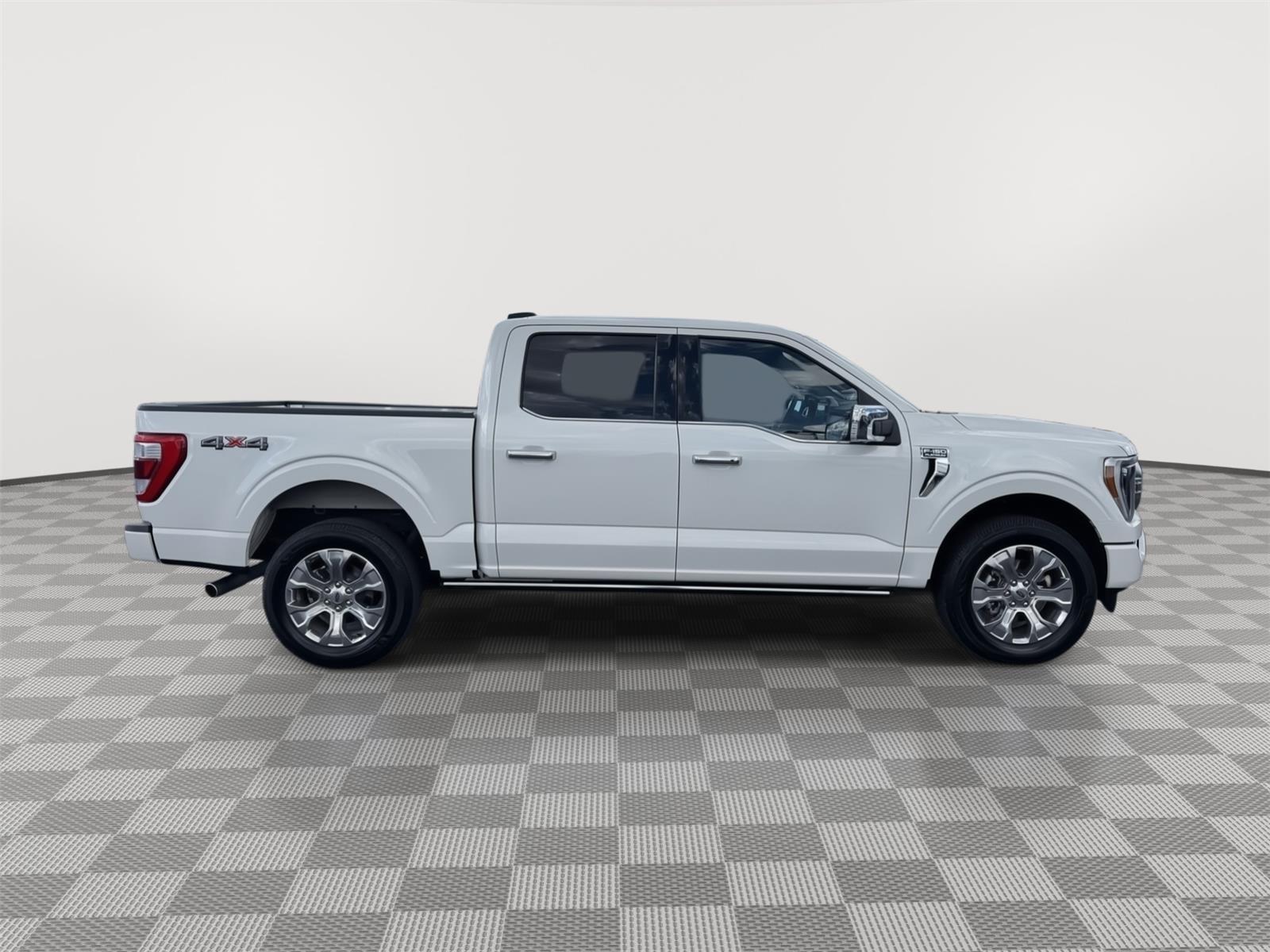 Vehicle photo 6