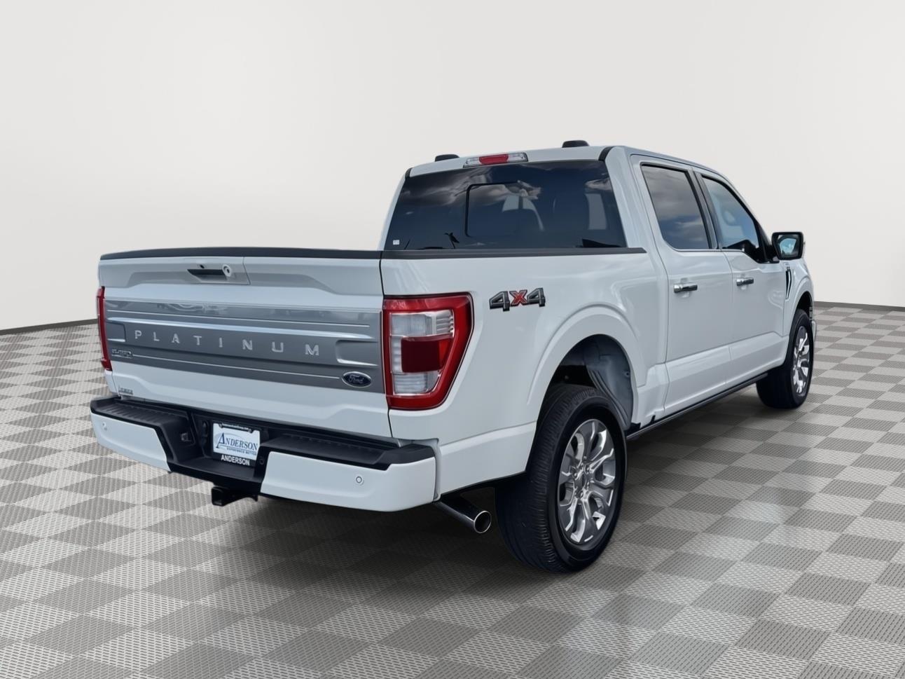 Vehicle photo 7