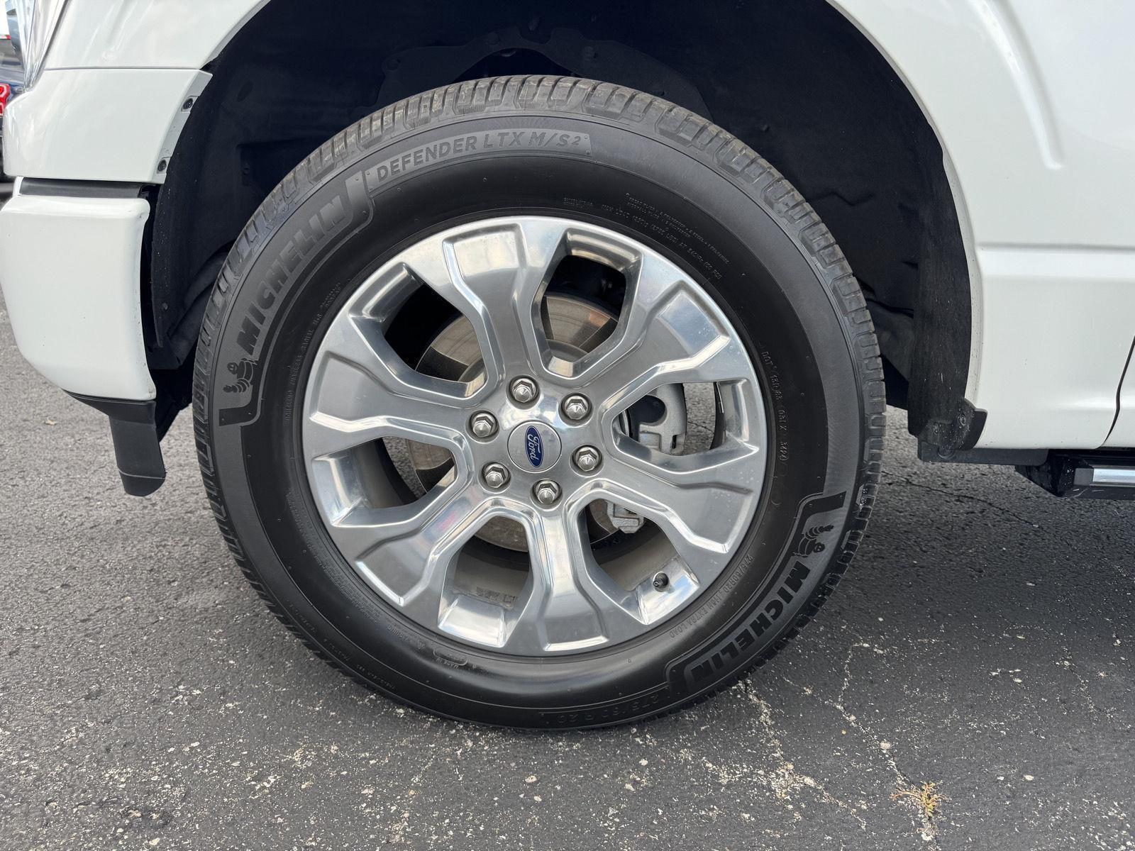 Vehicle photo 10