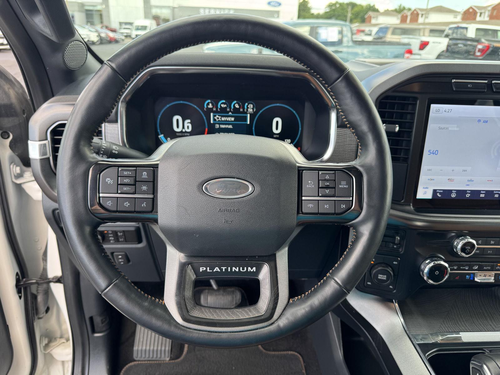 Vehicle photo 12