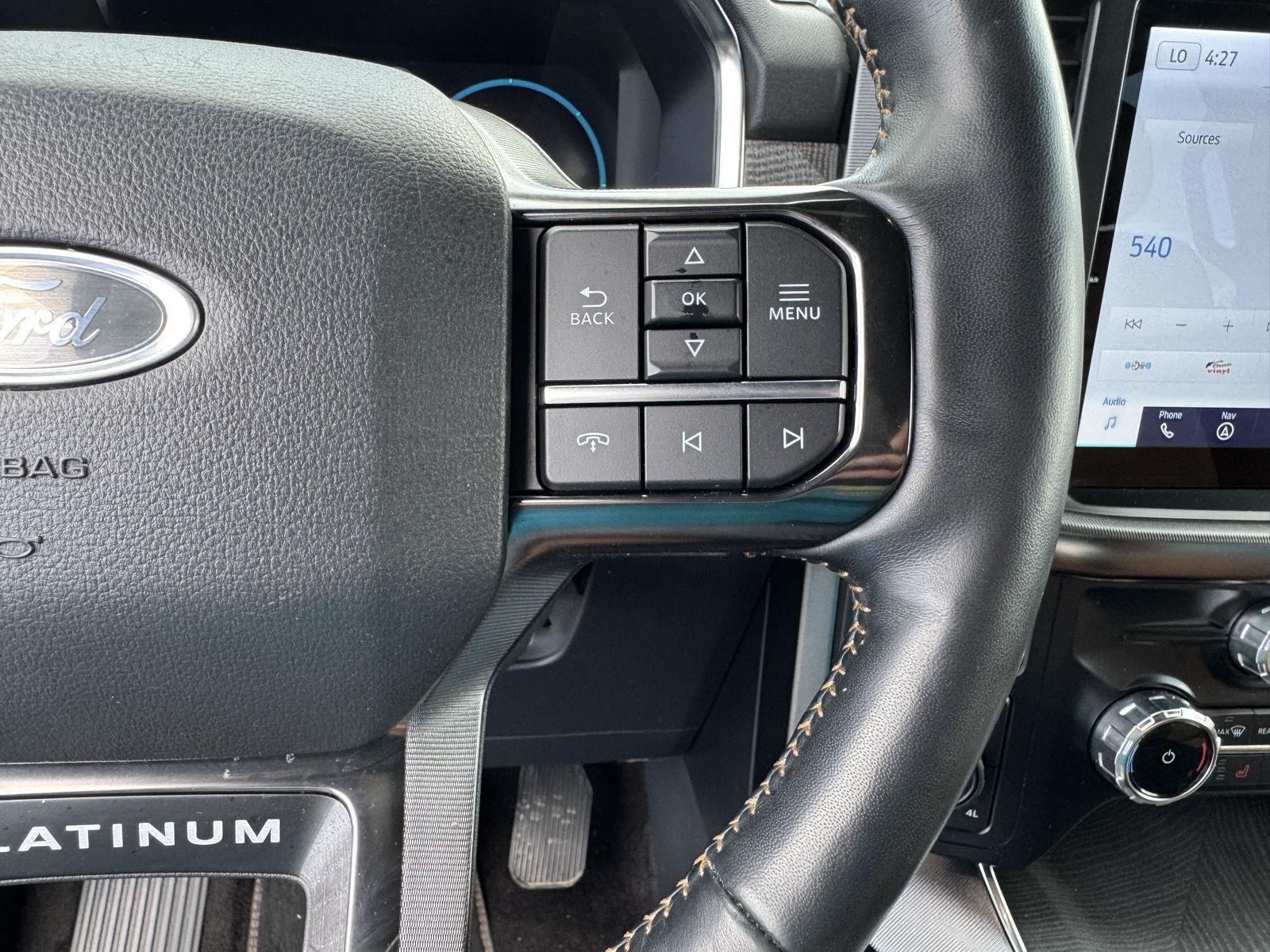 Vehicle photo 15
