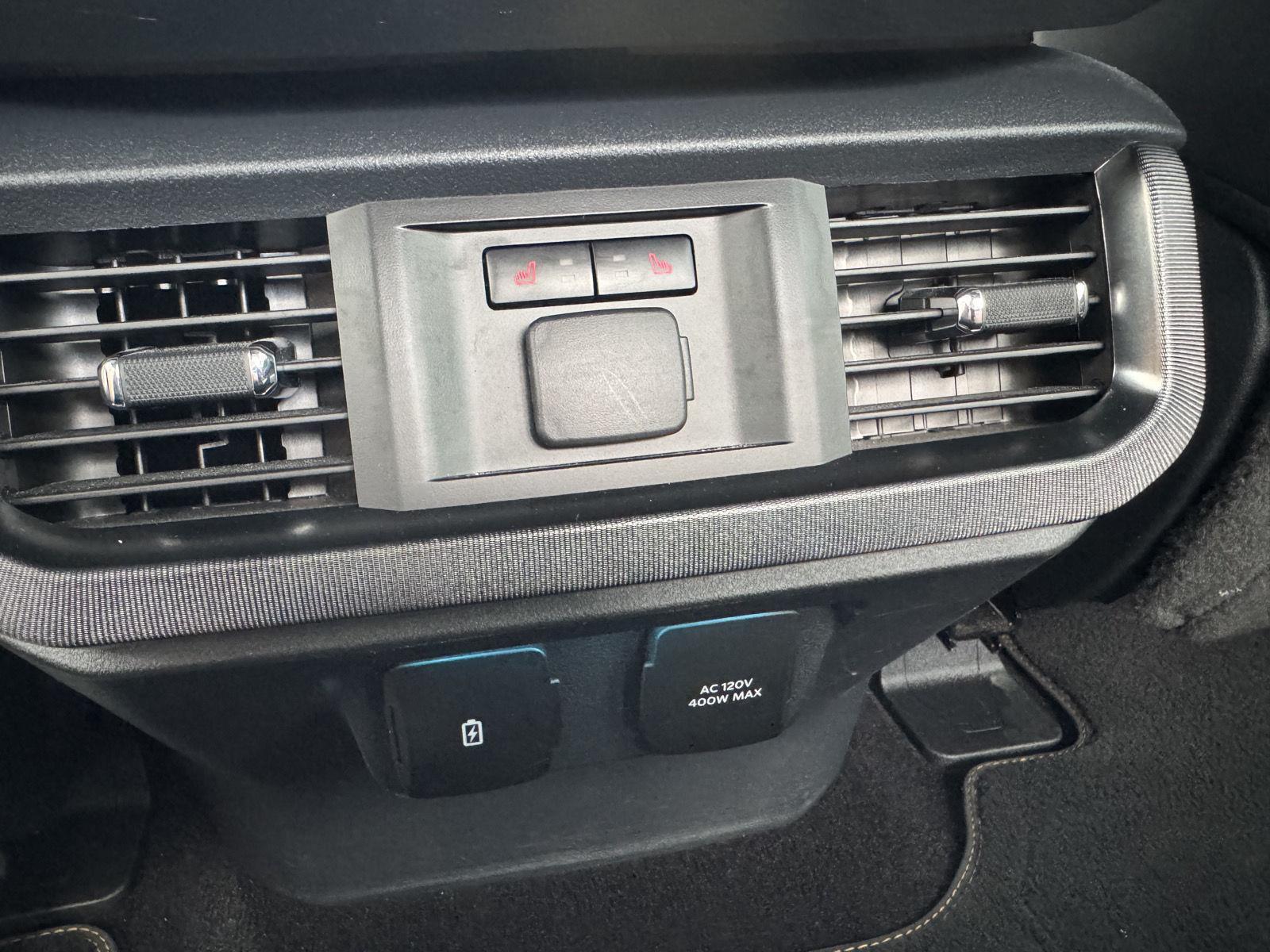 Vehicle photo 31