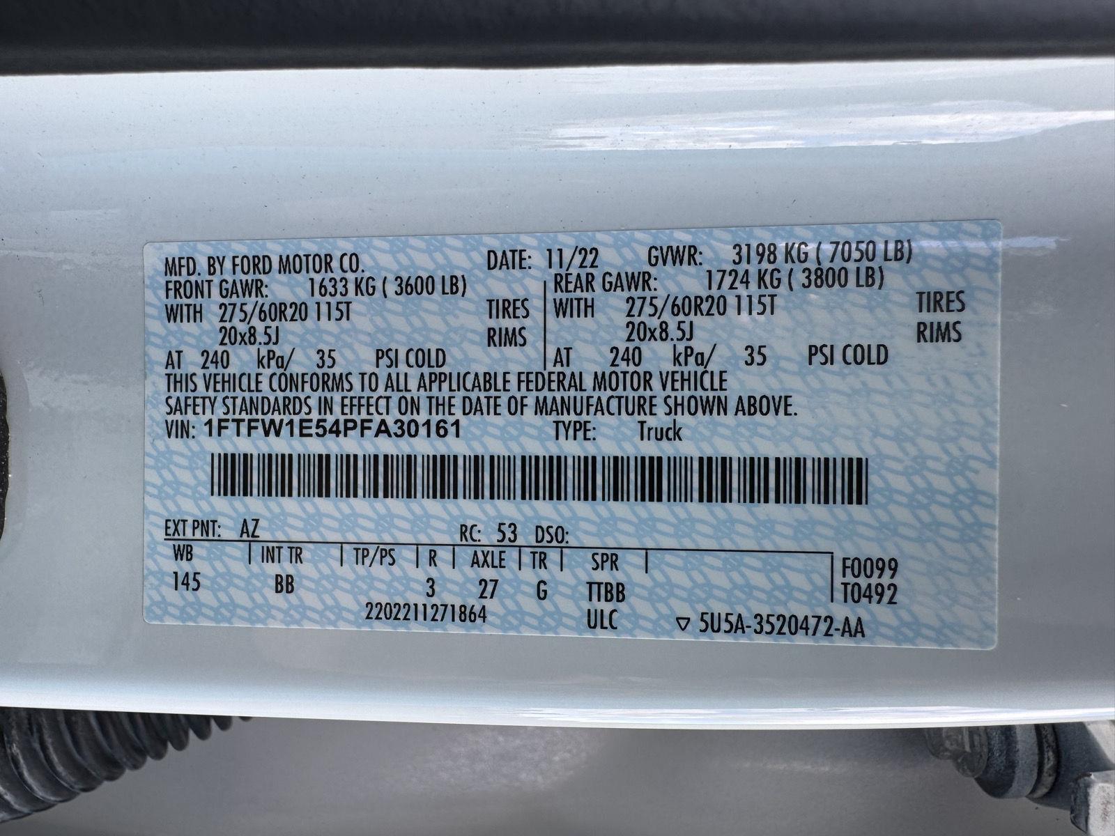 Vehicle photo 32