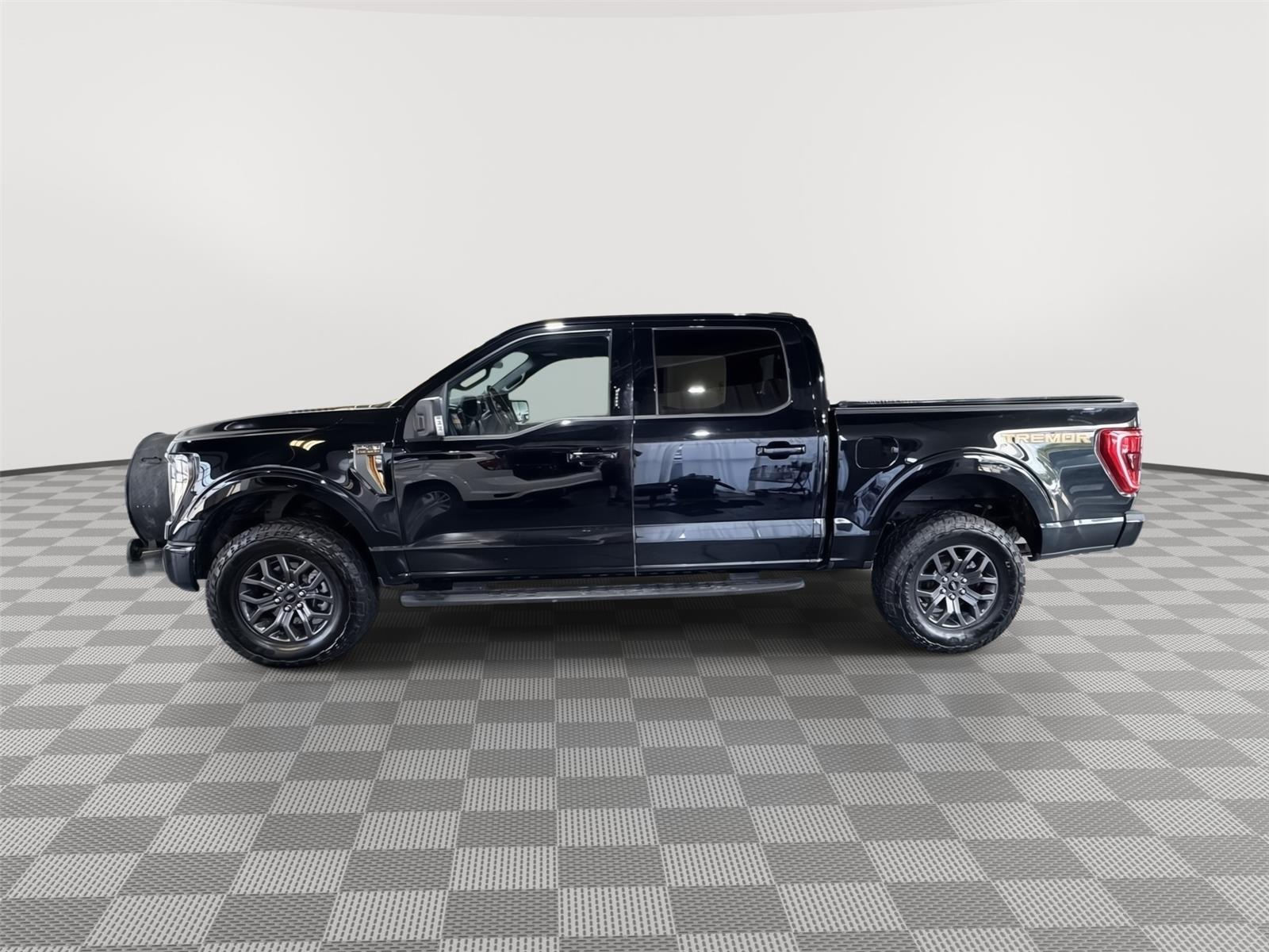 Vehicle photo 2