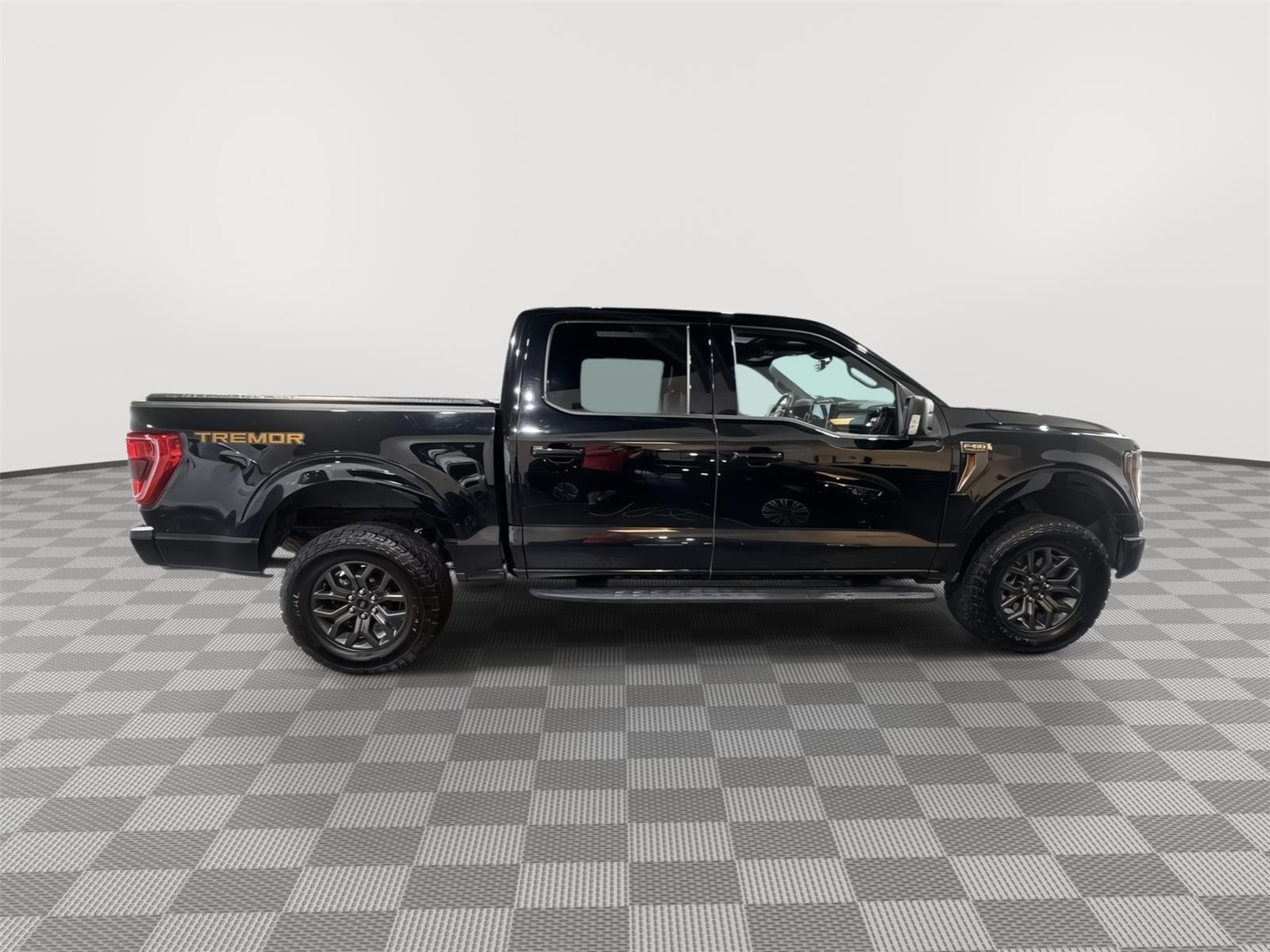 Vehicle photo 6