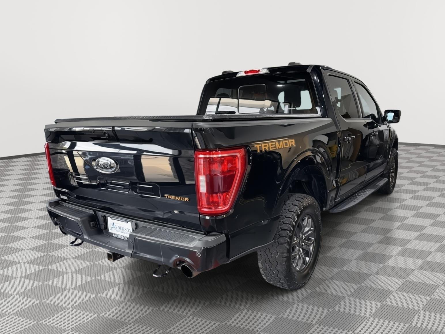 Vehicle photo 7
