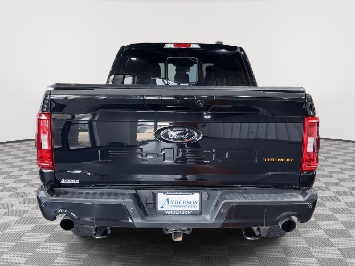 Vehicle photo 8