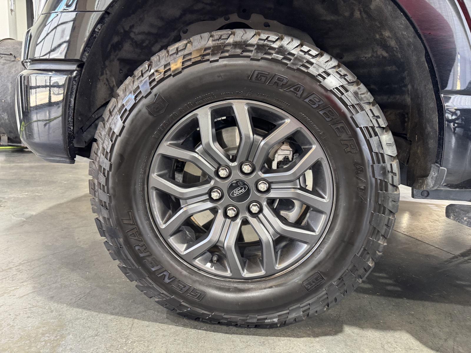 Vehicle photo 10
