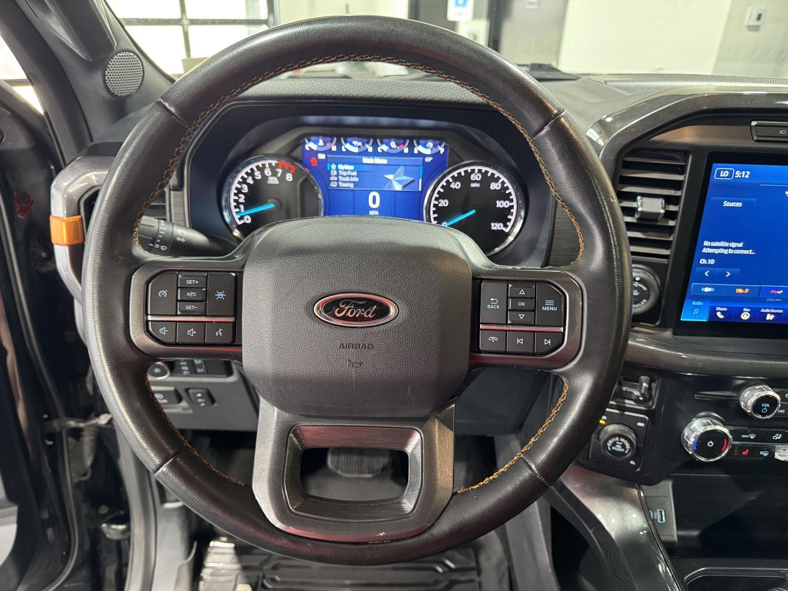 Vehicle photo 12