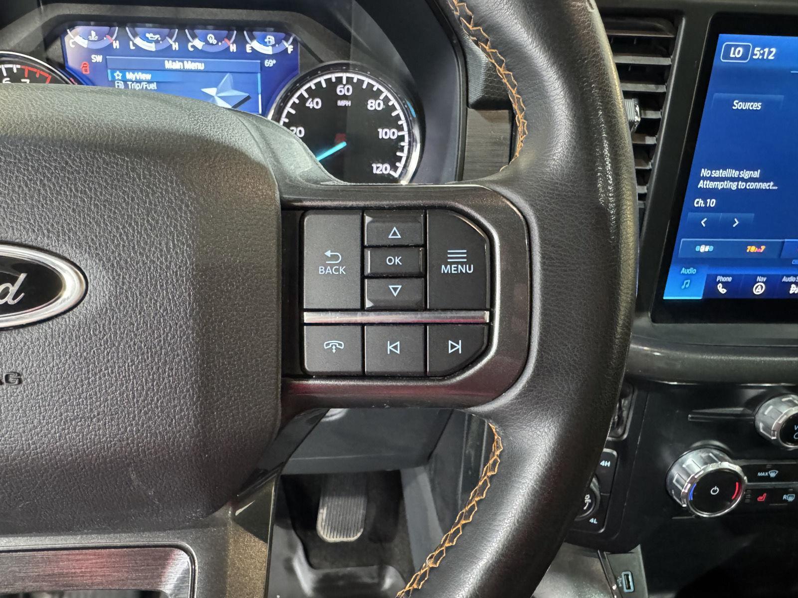 Vehicle photo 15