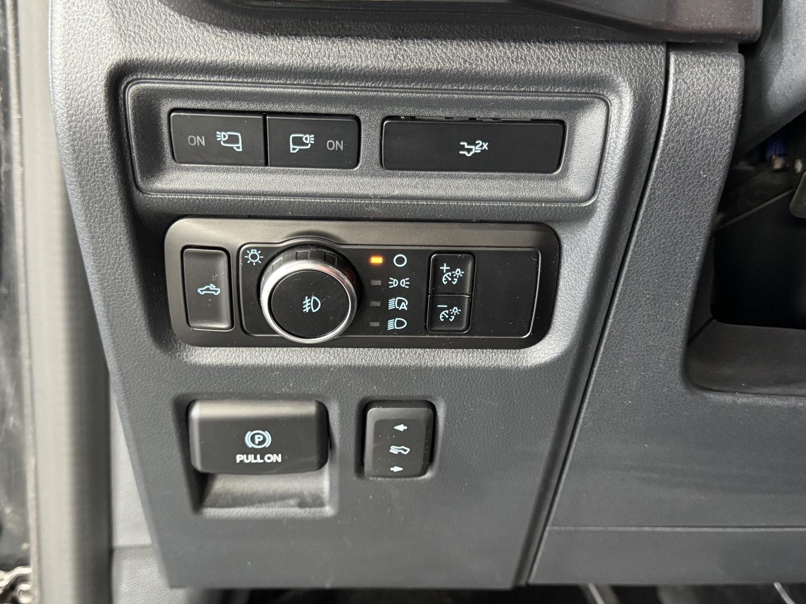 Vehicle photo 16