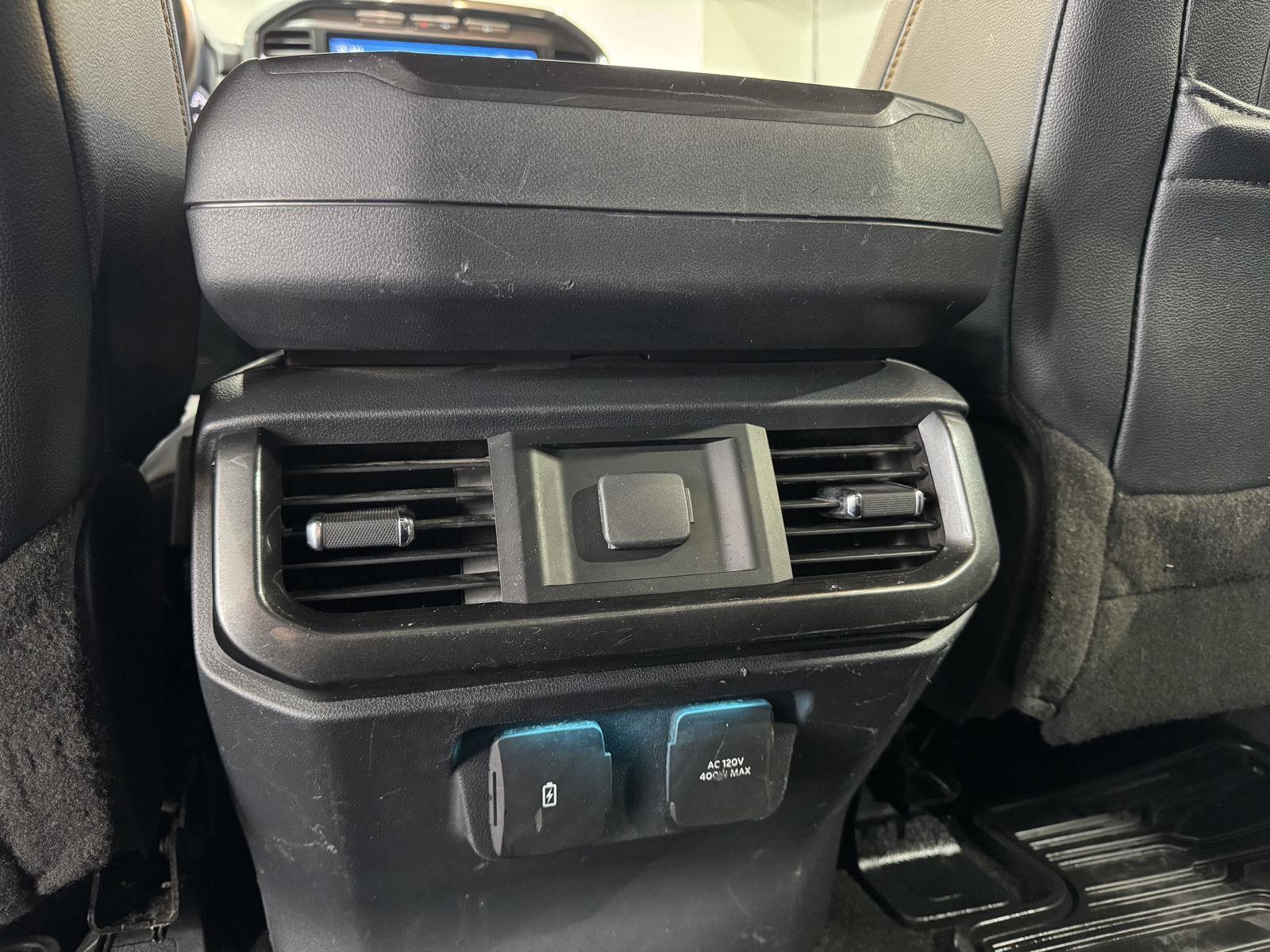 Vehicle photo 35