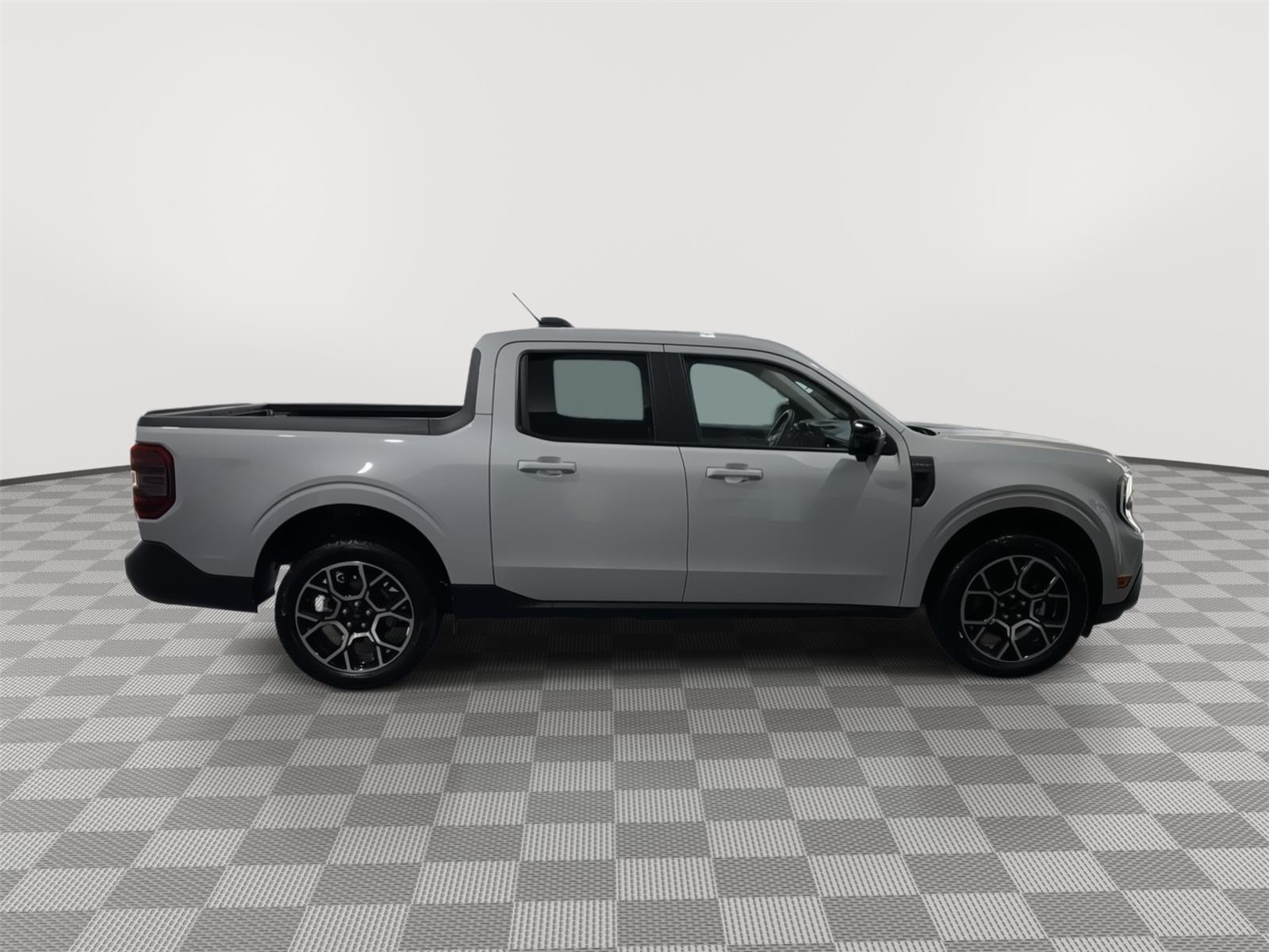 Vehicle photo 6