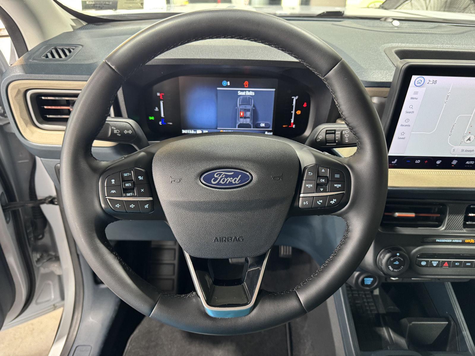 Vehicle photo 12