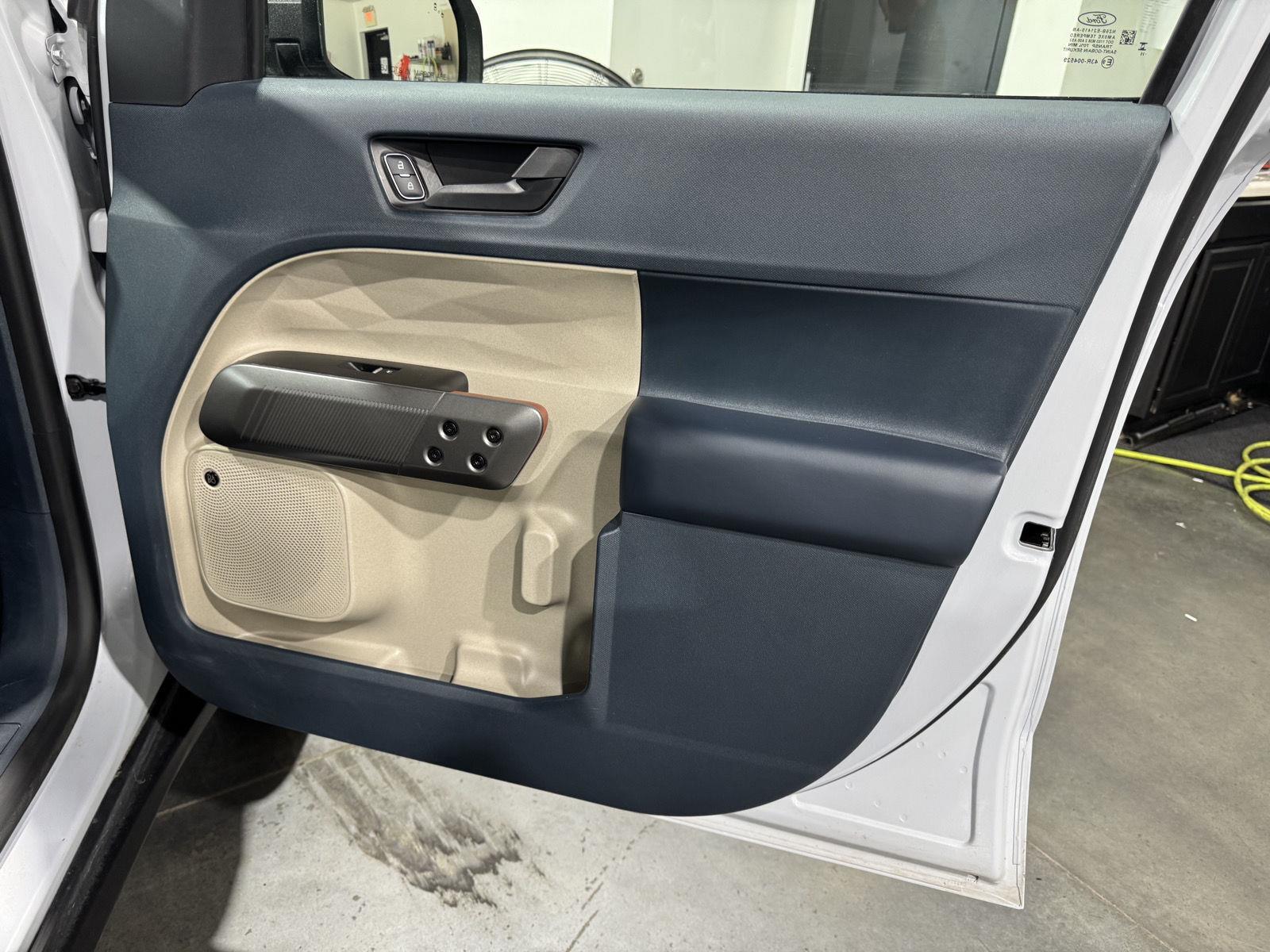 Vehicle photo 20