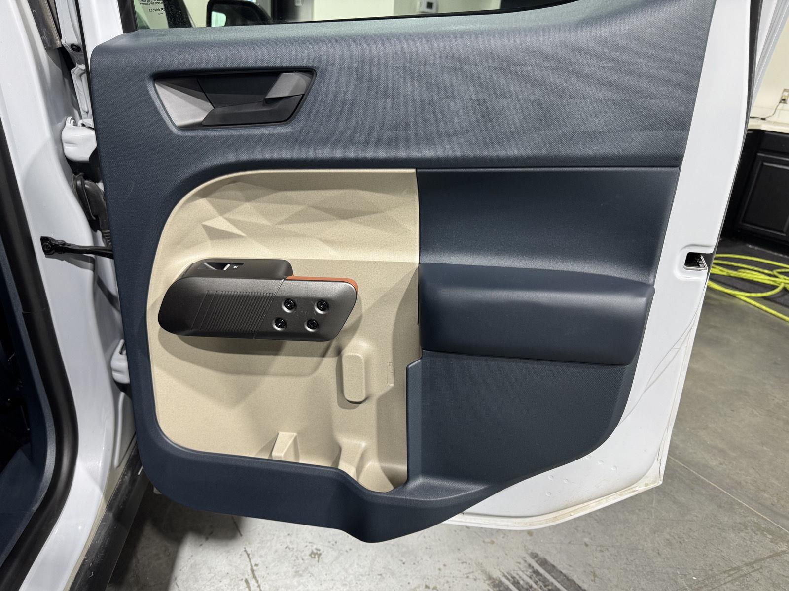 Vehicle photo 24