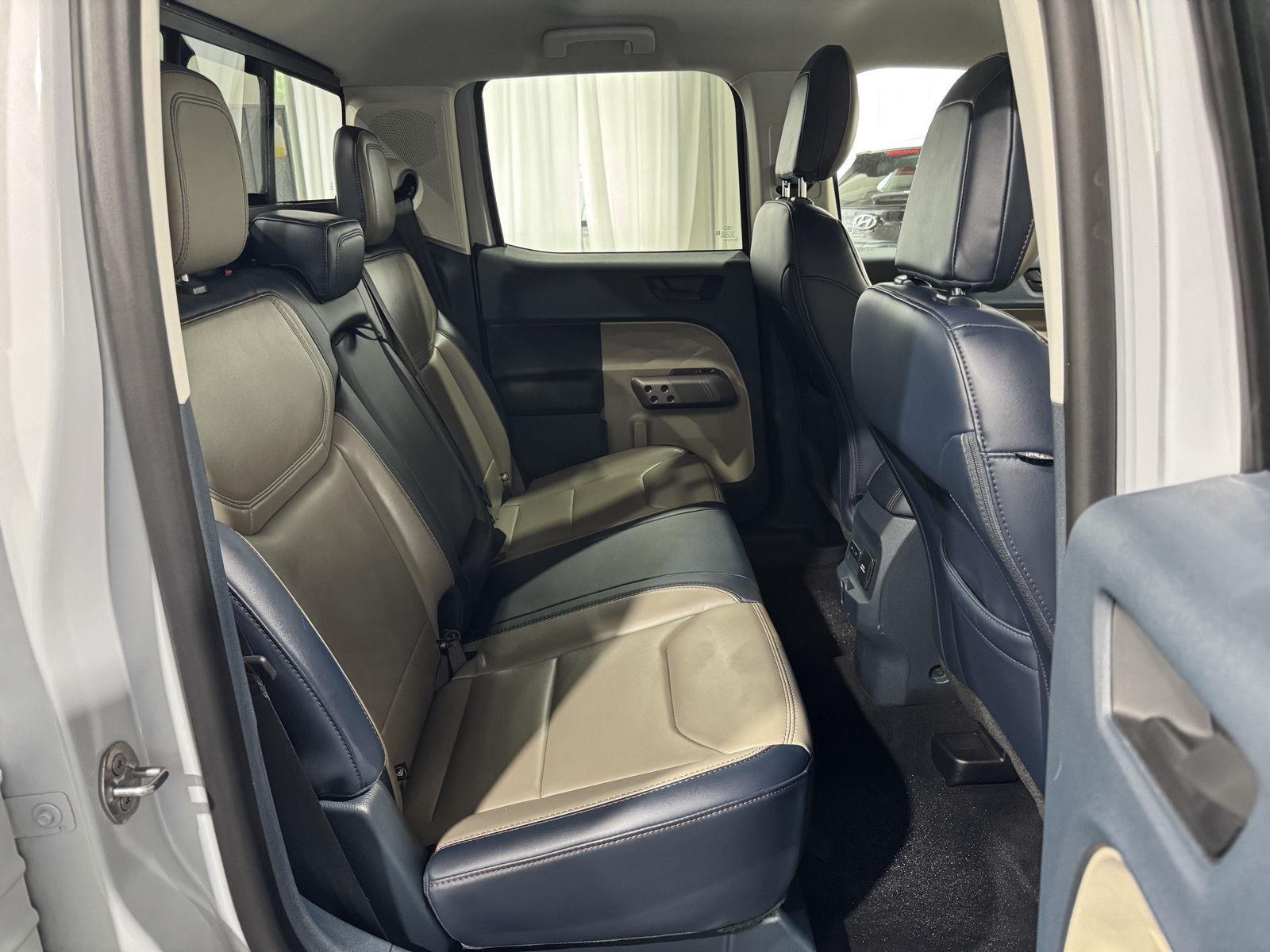 Vehicle photo 25